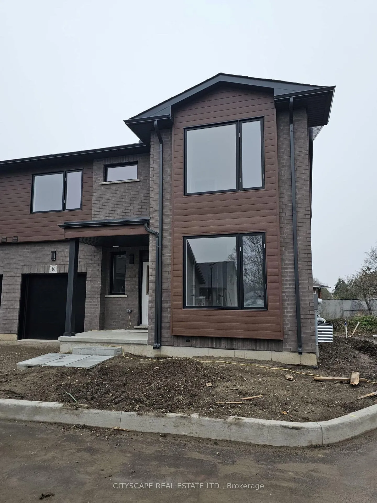Photo 1 of Unit 10, 264 Blair Road W, Cambridge, Blair Road — HOMEH