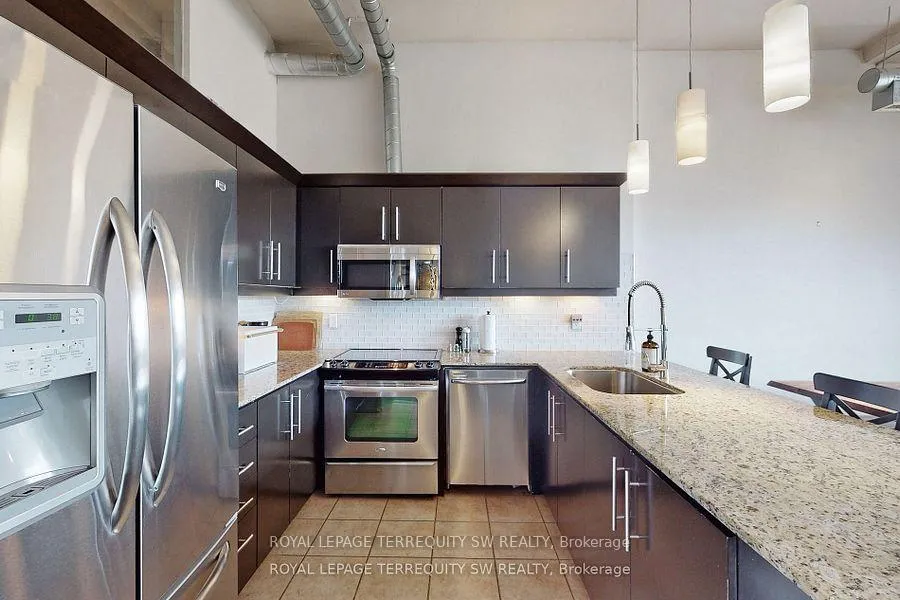 Front of Unit 1101, 700 King Street W