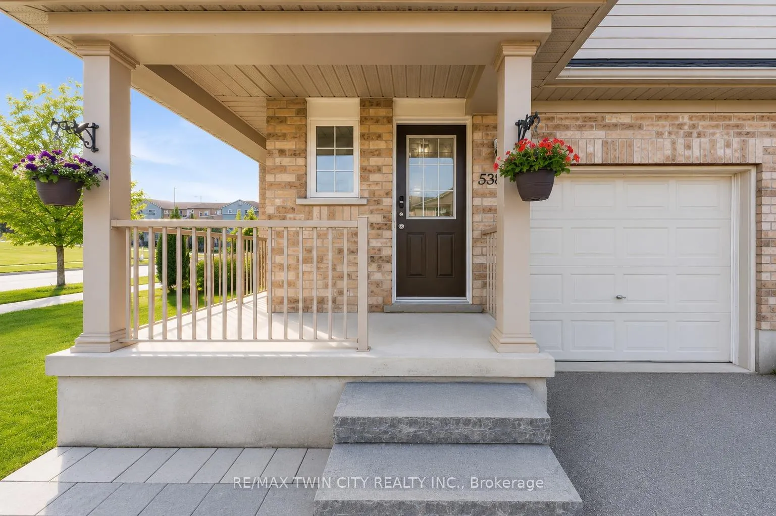 Photo 3 of 538 Beaumont Crescent, Kitchener — HOMEH
