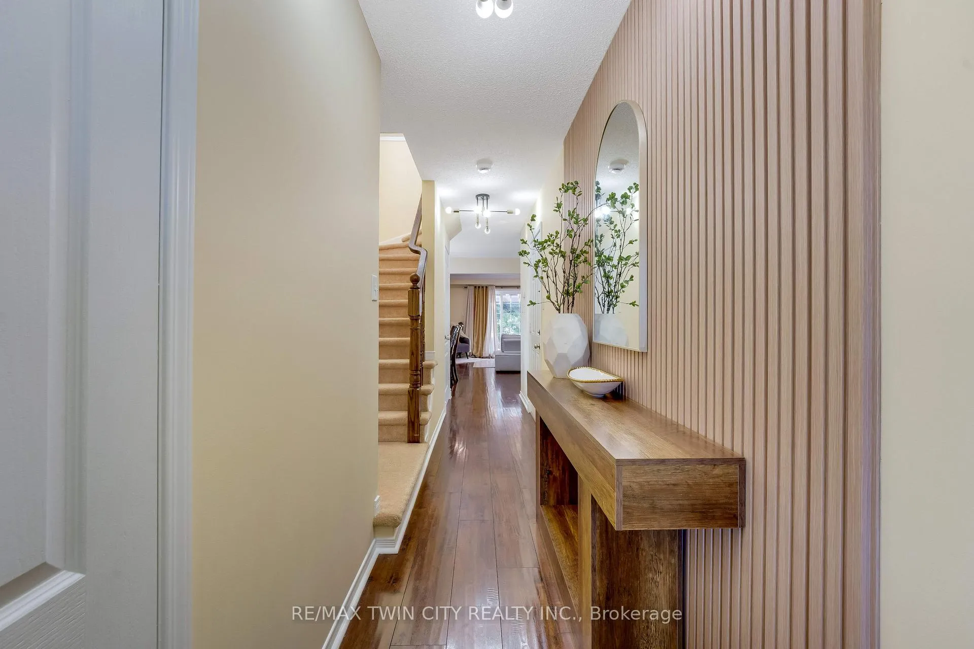 Photo 6 of 538 Beaumont Crescent, Kitchener — HOMEH