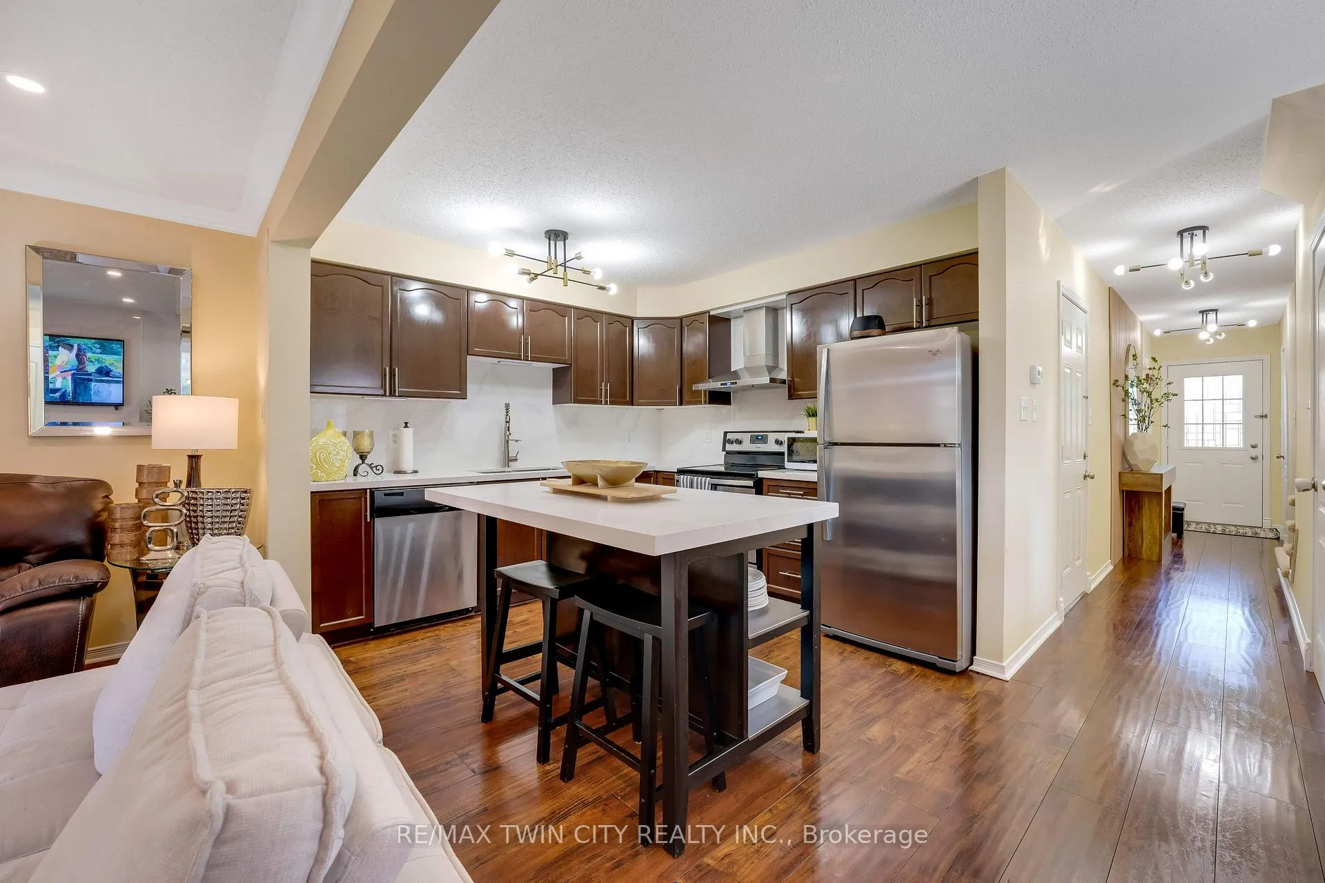 Photo 11 of 538 Beaumont Crescent, Kitchener — HOMEH