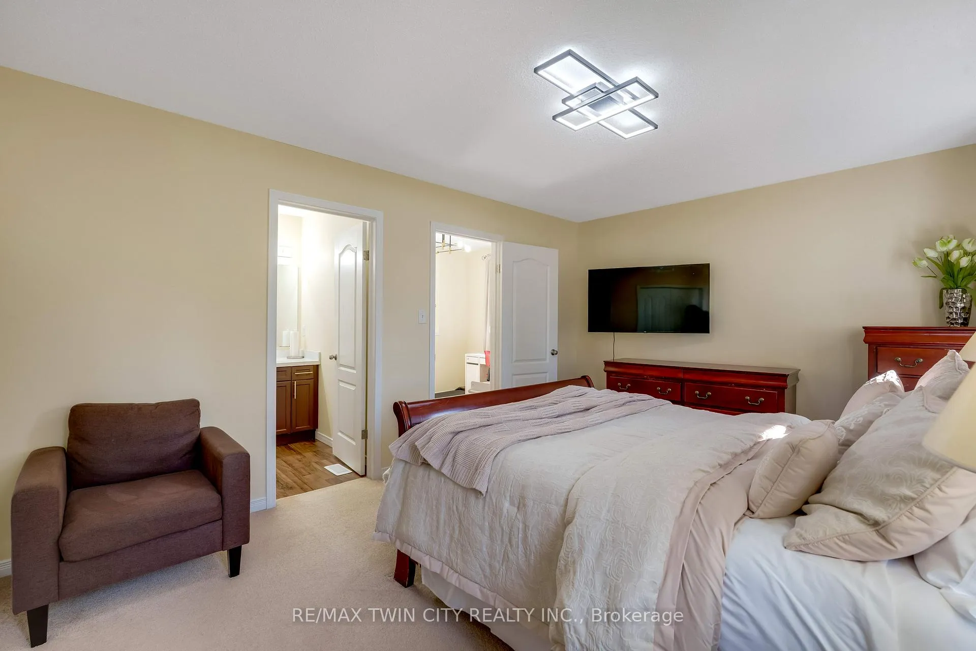 Photo 42 of 538 Beaumont Crescent, Kitchener — HOMEH