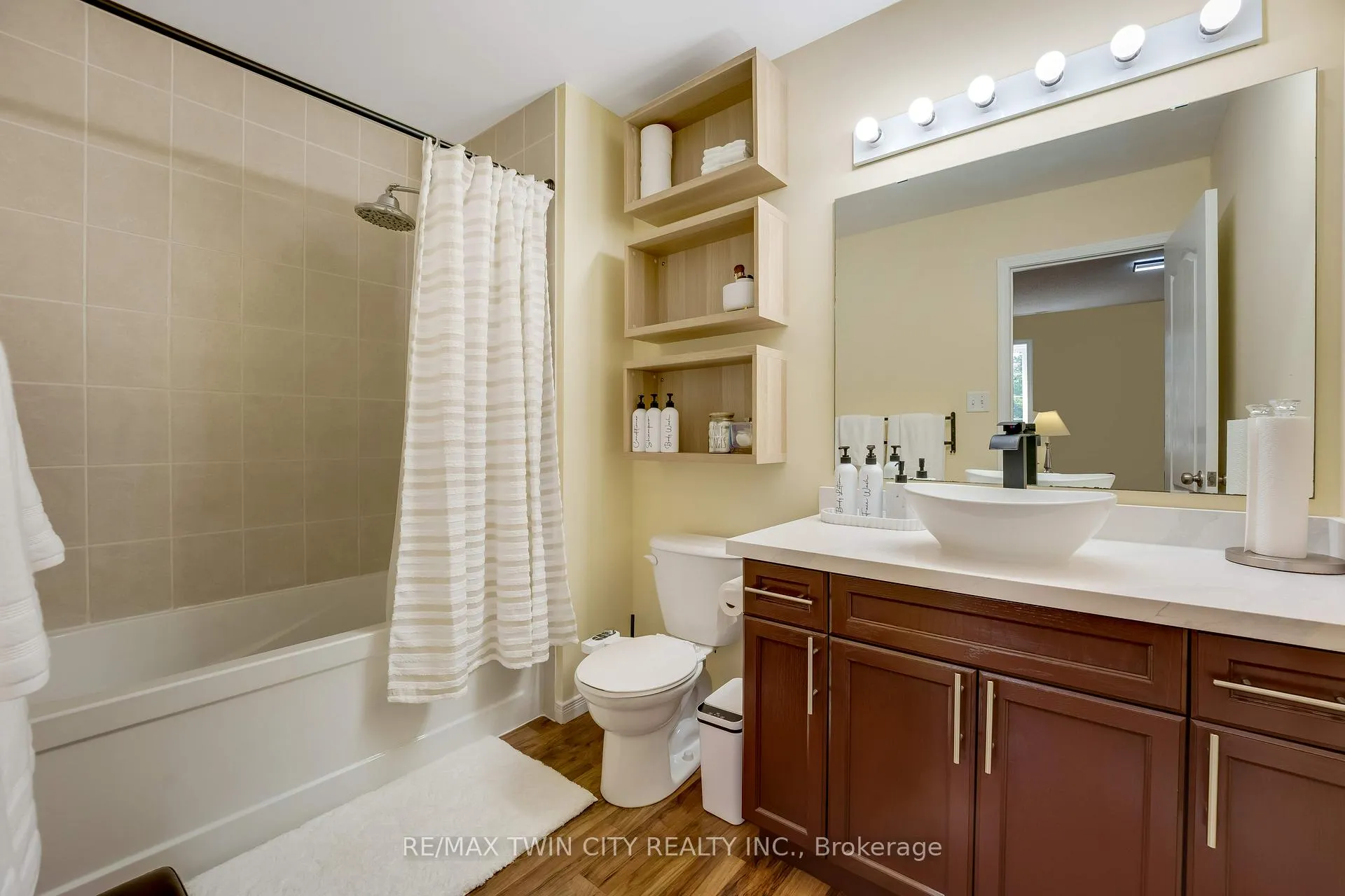 Photo 44 of 538 Beaumont Crescent, Kitchener — HOMEH