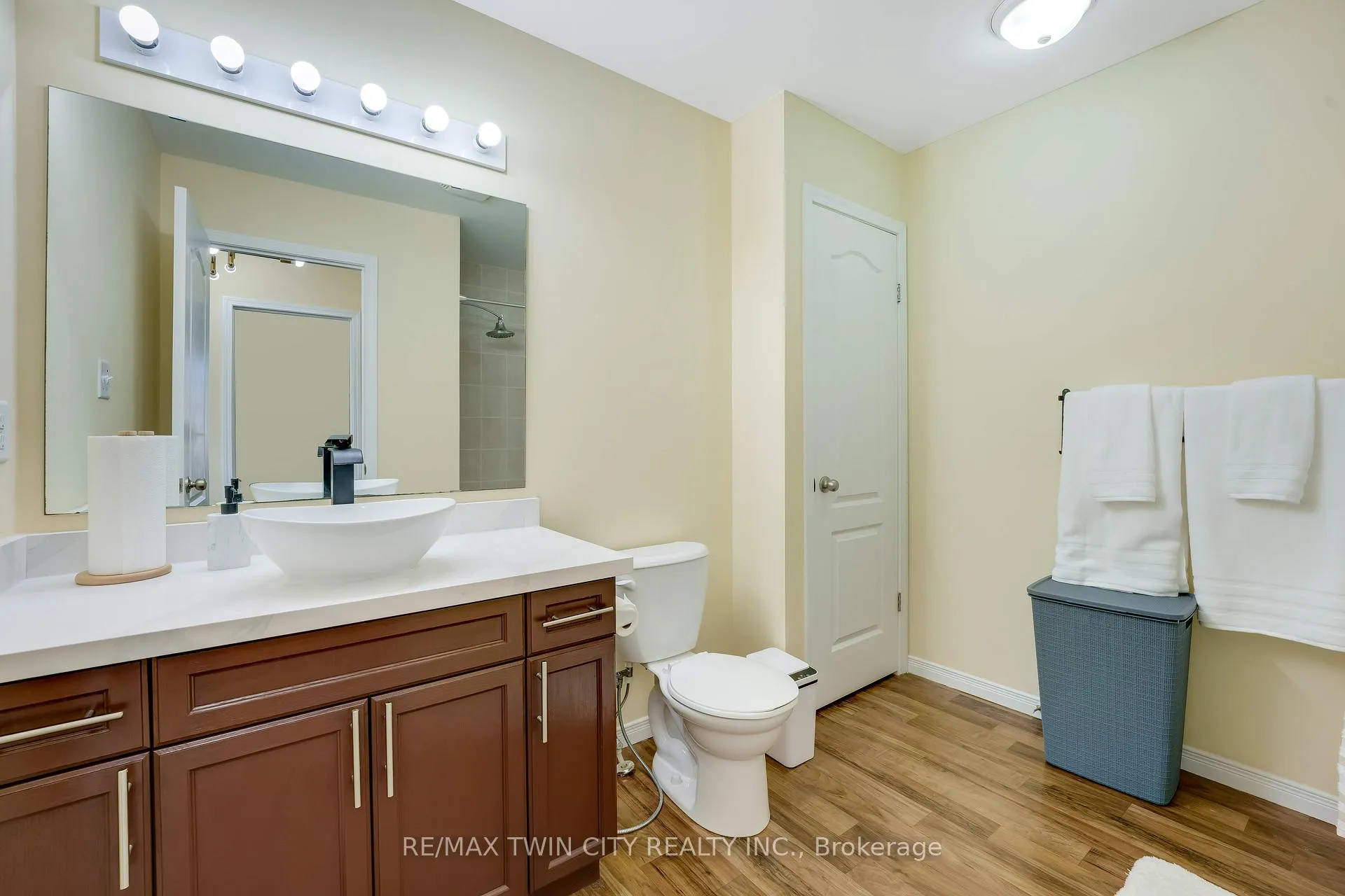 Photo 49 of 538 Beaumont Crescent, Kitchener — HOMEH
