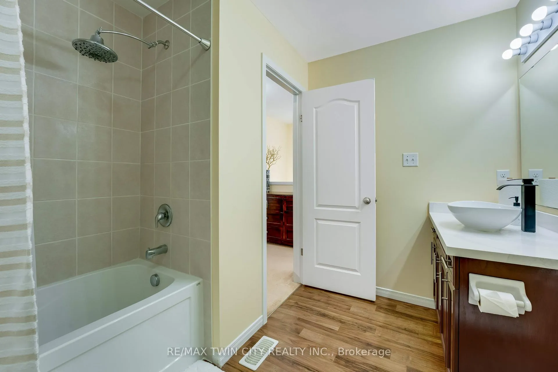 Photo 55 of 538 Beaumont Crescent, Kitchener — HOMEH