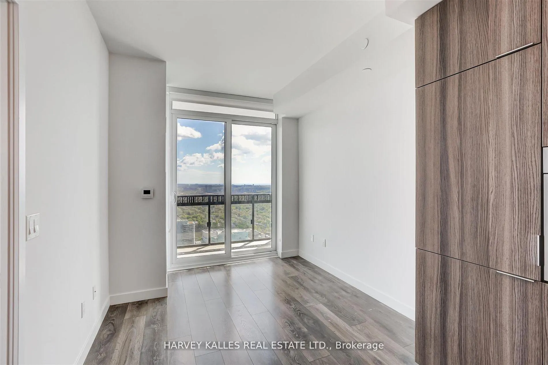 Photo 35 of Unit 5209, 8 Eglinton Avenue E, Toronto, Yonge-Eglinton — HOMEH