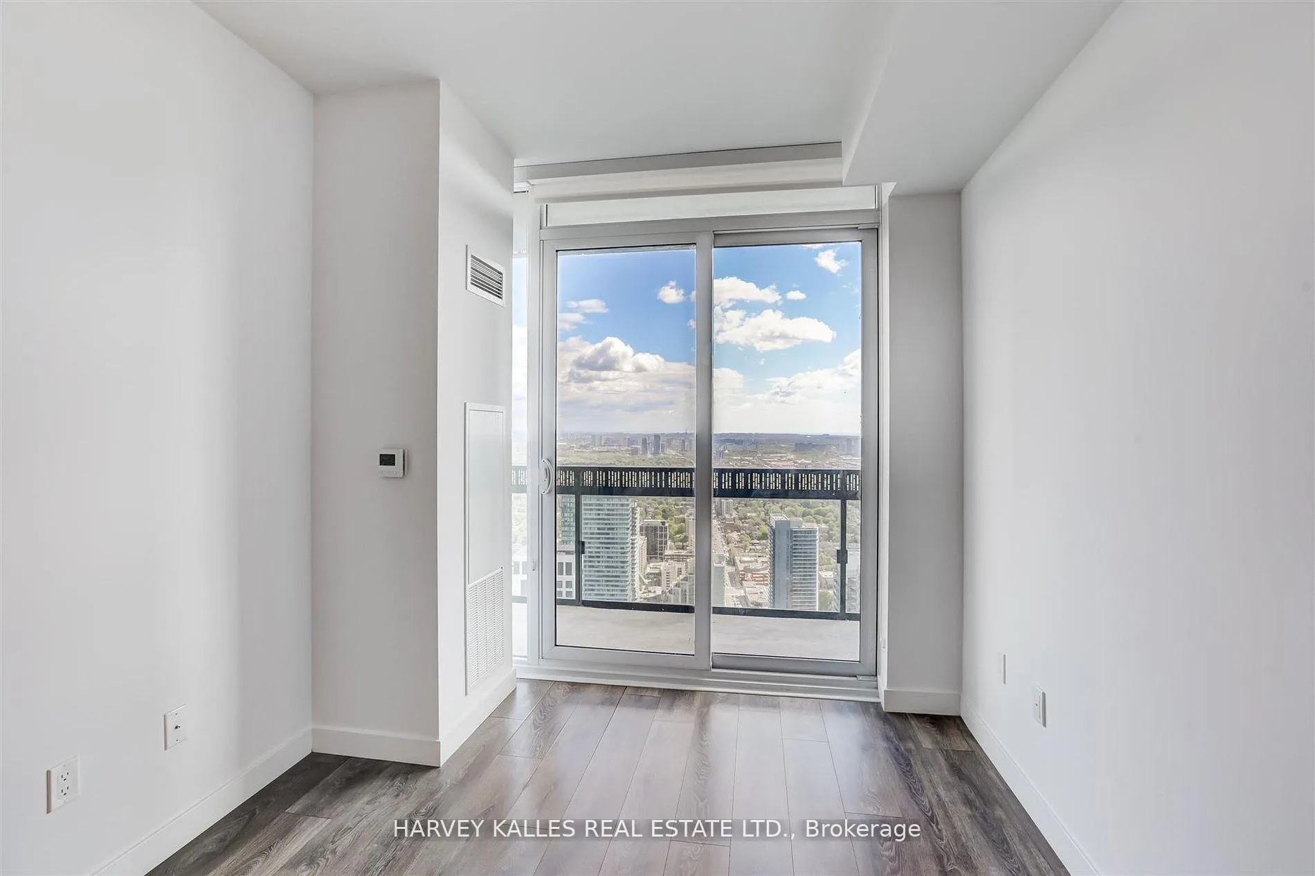 Photo 40 of Unit 5209, 8 Eglinton Avenue E, Toronto, Yonge-Eglinton — HOMEH