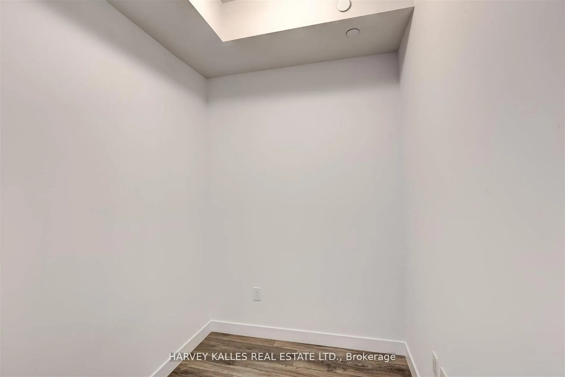 Photo 46 of Unit 5209, 8 Eglinton Avenue E, Toronto, Yonge-Eglinton — HOMEH