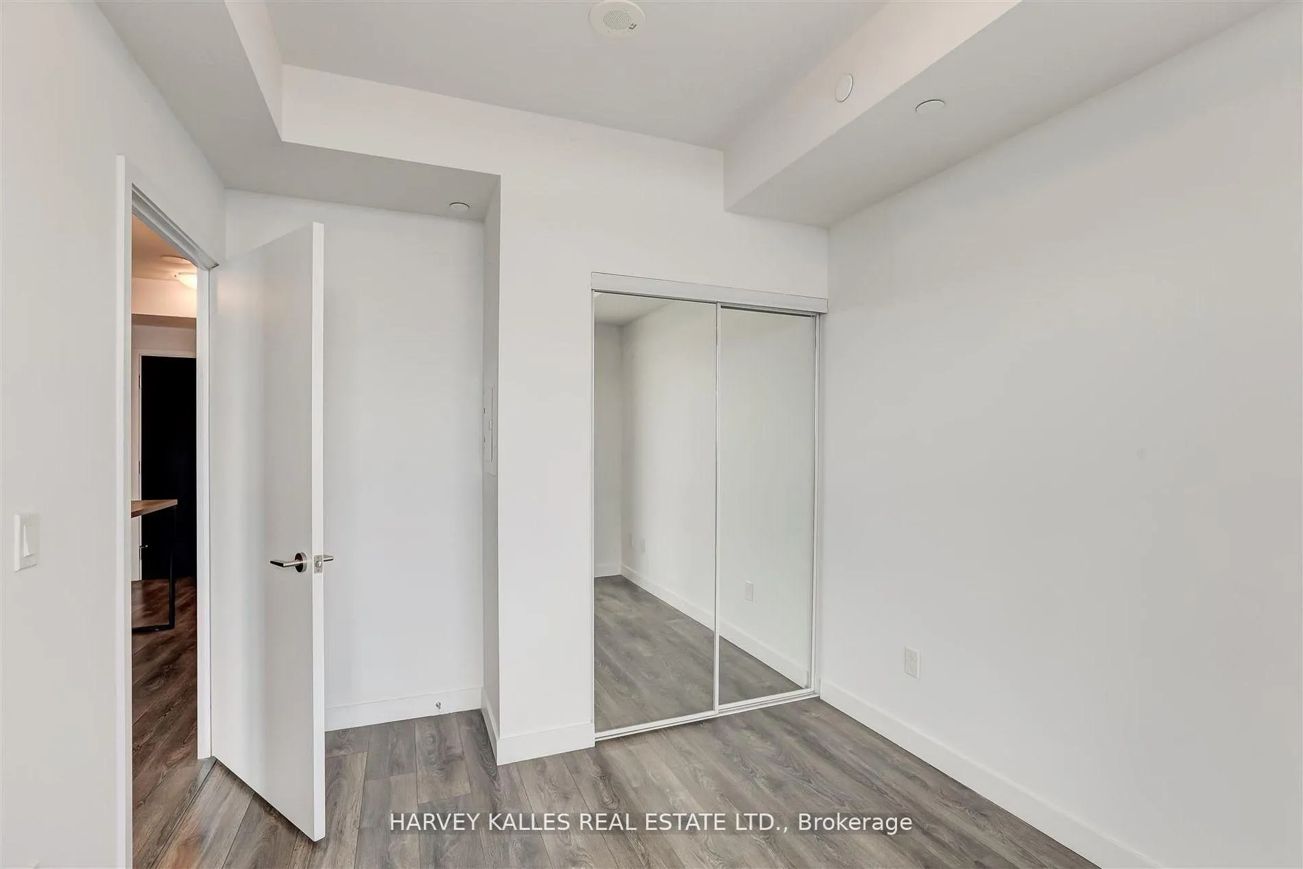 Photo 56 of Unit 5209, 8 Eglinton Avenue E, Toronto, Yonge-Eglinton — HOMEH