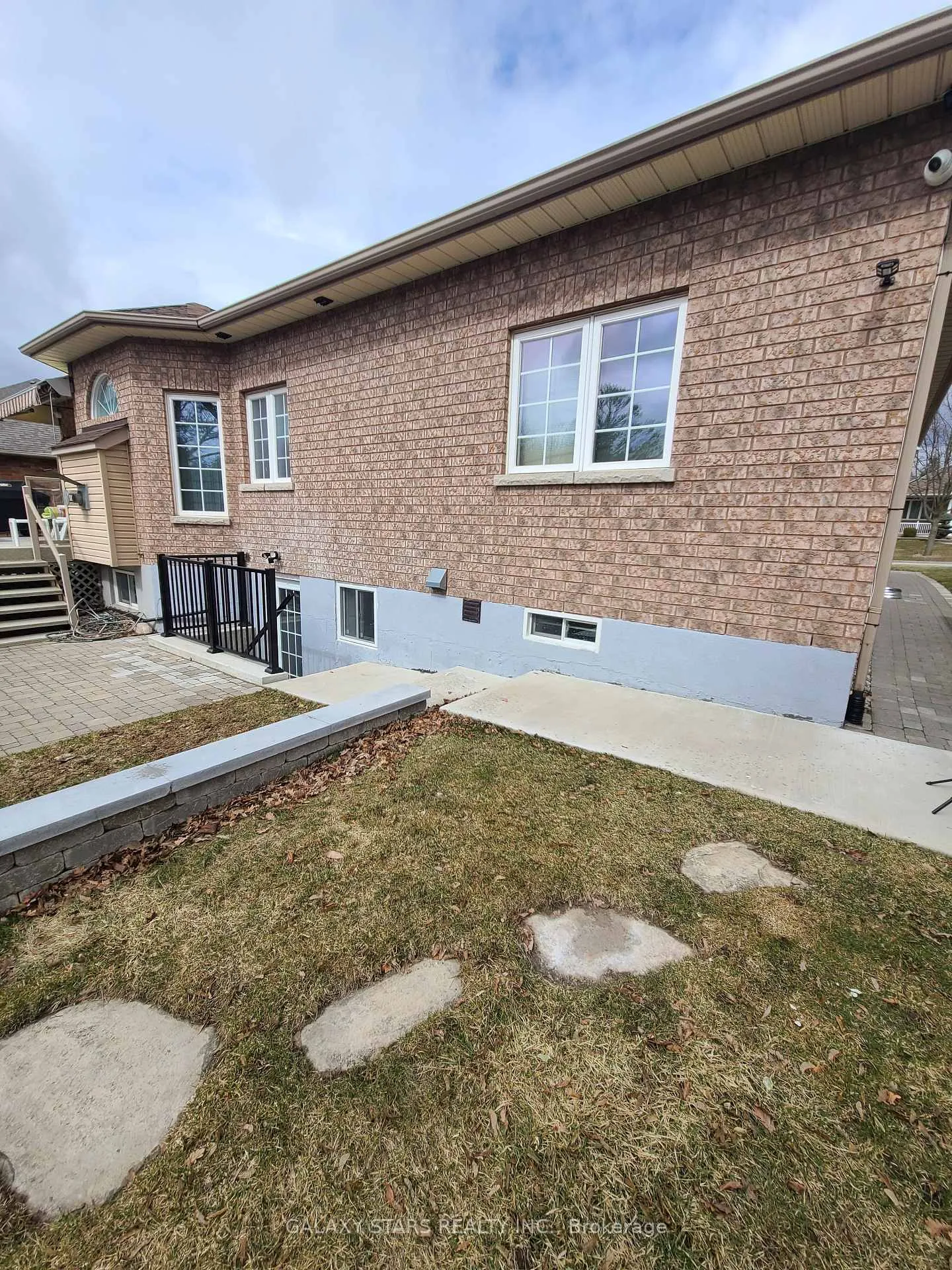 Photo 8 of Unit Bsmnt, 907 Oberland Drive, Oshawa, Pinecrest — HOMEH