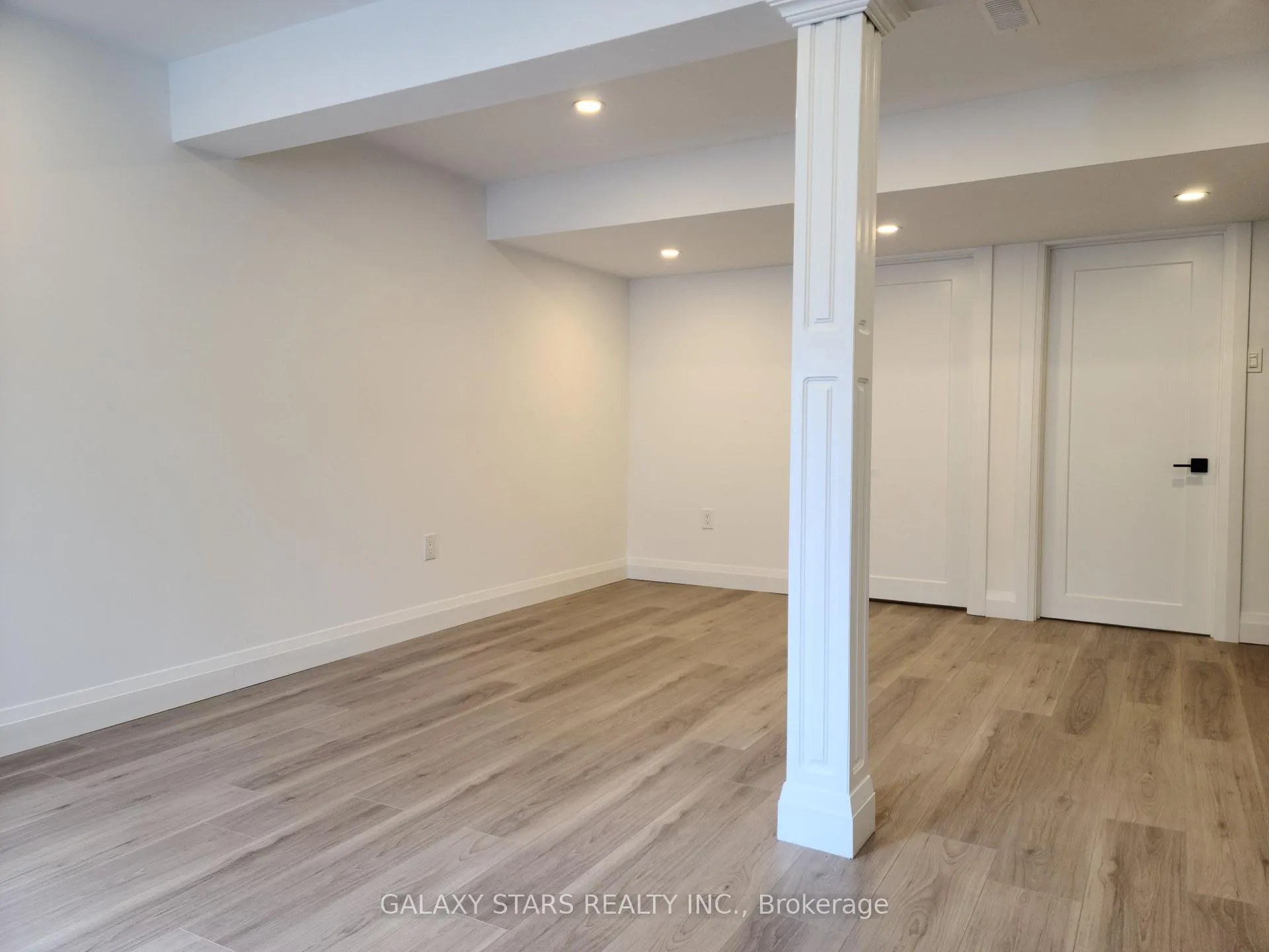 Photo 40 of Unit Bsmnt, 907 Oberland Drive, Oshawa, Pinecrest — HOMEH