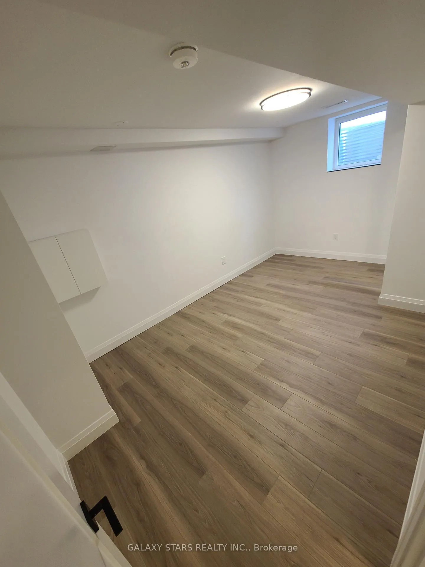 Photo 64 of Unit Bsmnt, 907 Oberland Drive, Oshawa, Pinecrest — HOMEH
