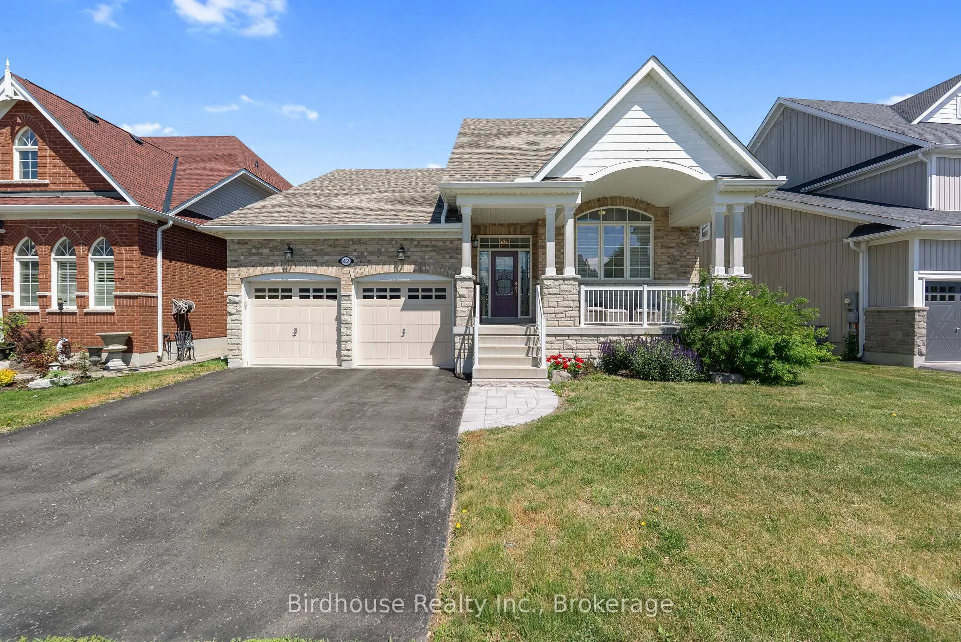 Photo 2 of 42 Logan Lane, Kawartha Lakes, Lindsay — HOMEH