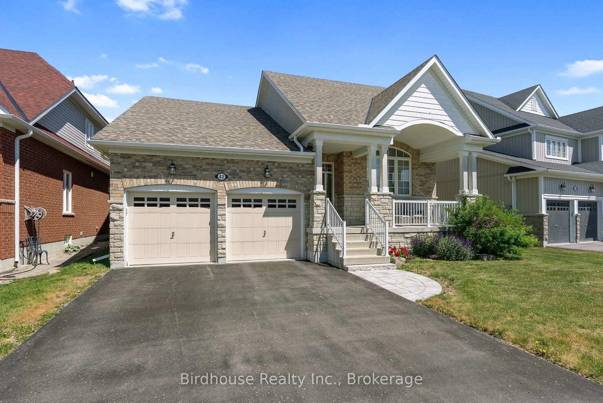 Photo 4 of 42 Logan Lane, Kawartha Lakes, Lindsay — HOMEH