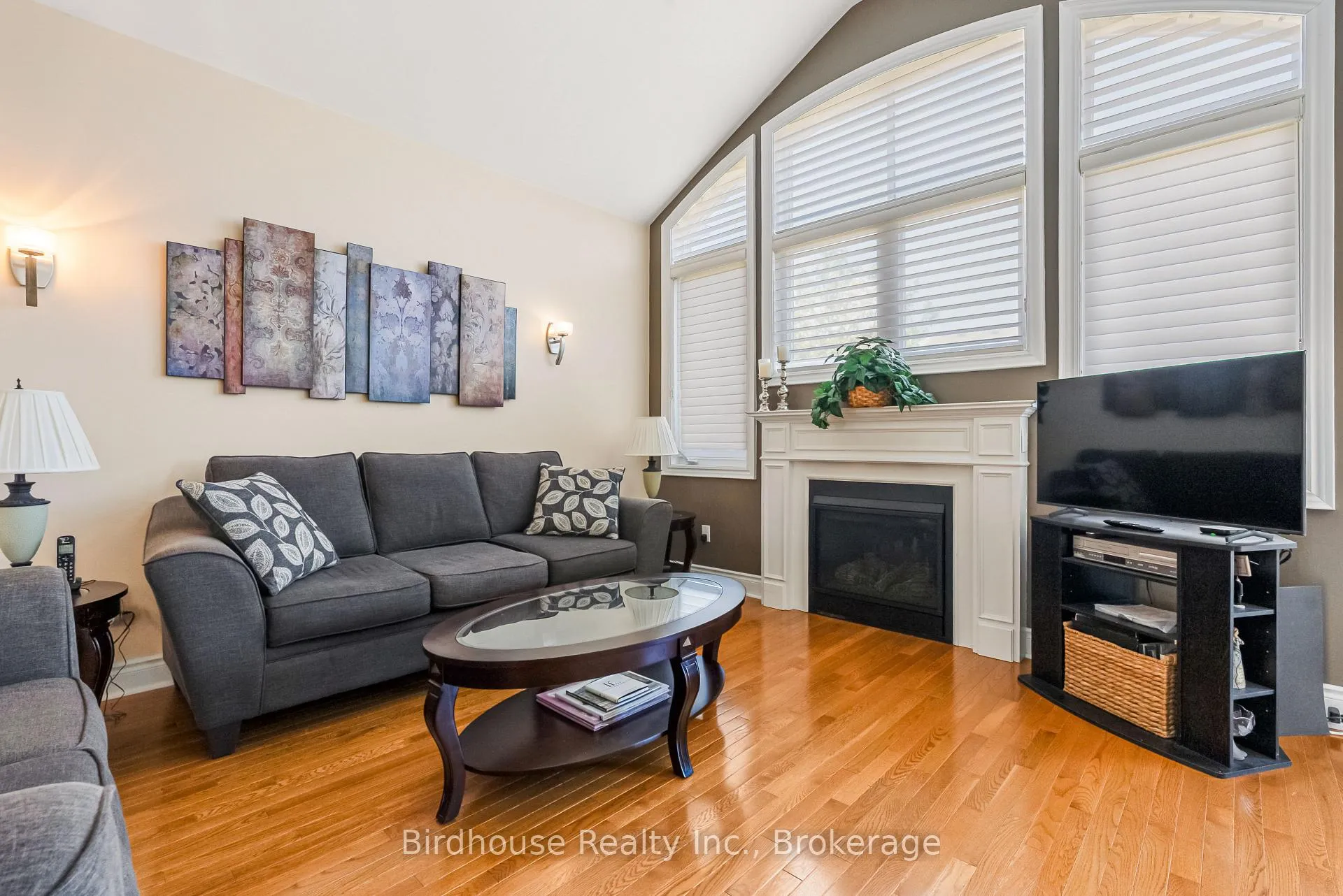 Photo 12 of 42 Logan Lane, Kawartha Lakes, Lindsay — HOMEH