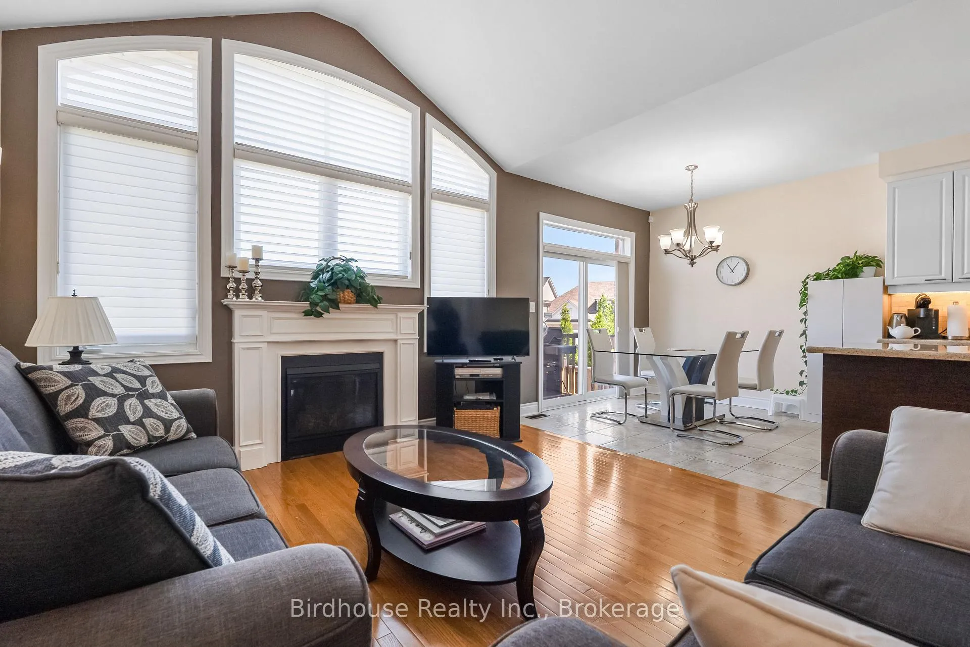 Photo 19 of 42 Logan Lane, Kawartha Lakes, Lindsay — HOMEH