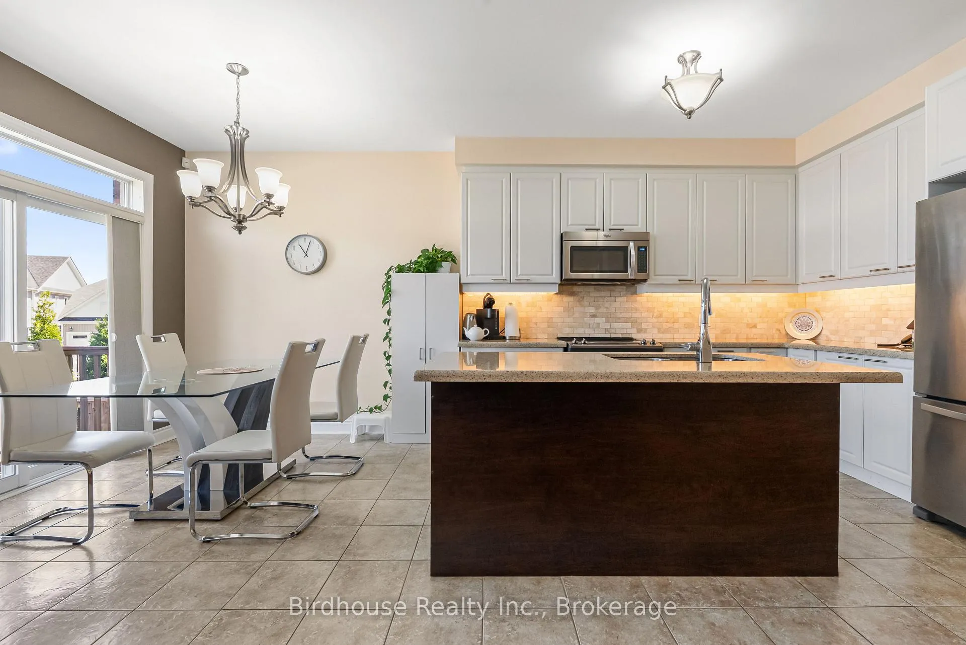 Photo 21 of 42 Logan Lane, Kawartha Lakes, Lindsay — HOMEH