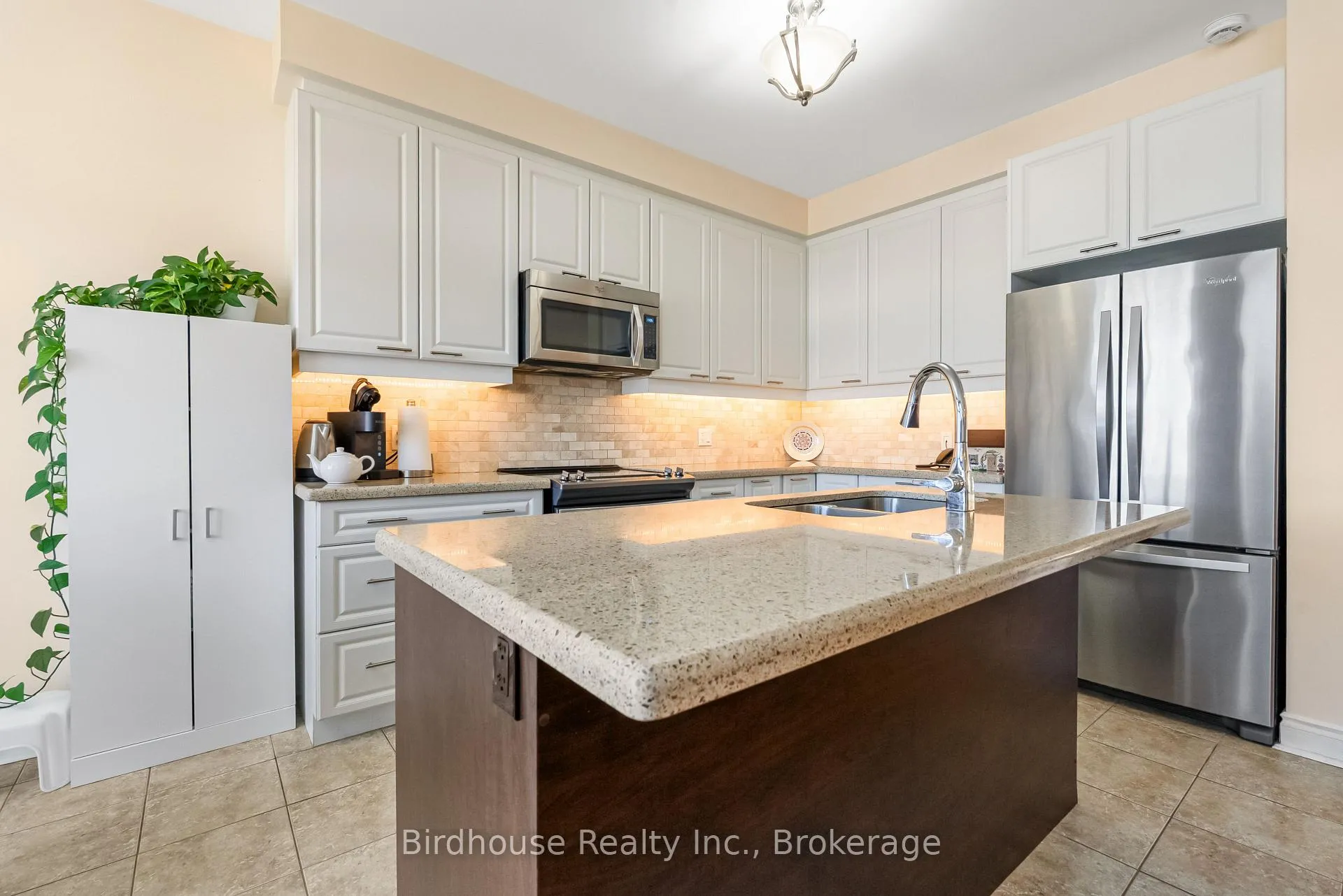 Photo 24 of 42 Logan Lane, Kawartha Lakes, Lindsay — HOMEH