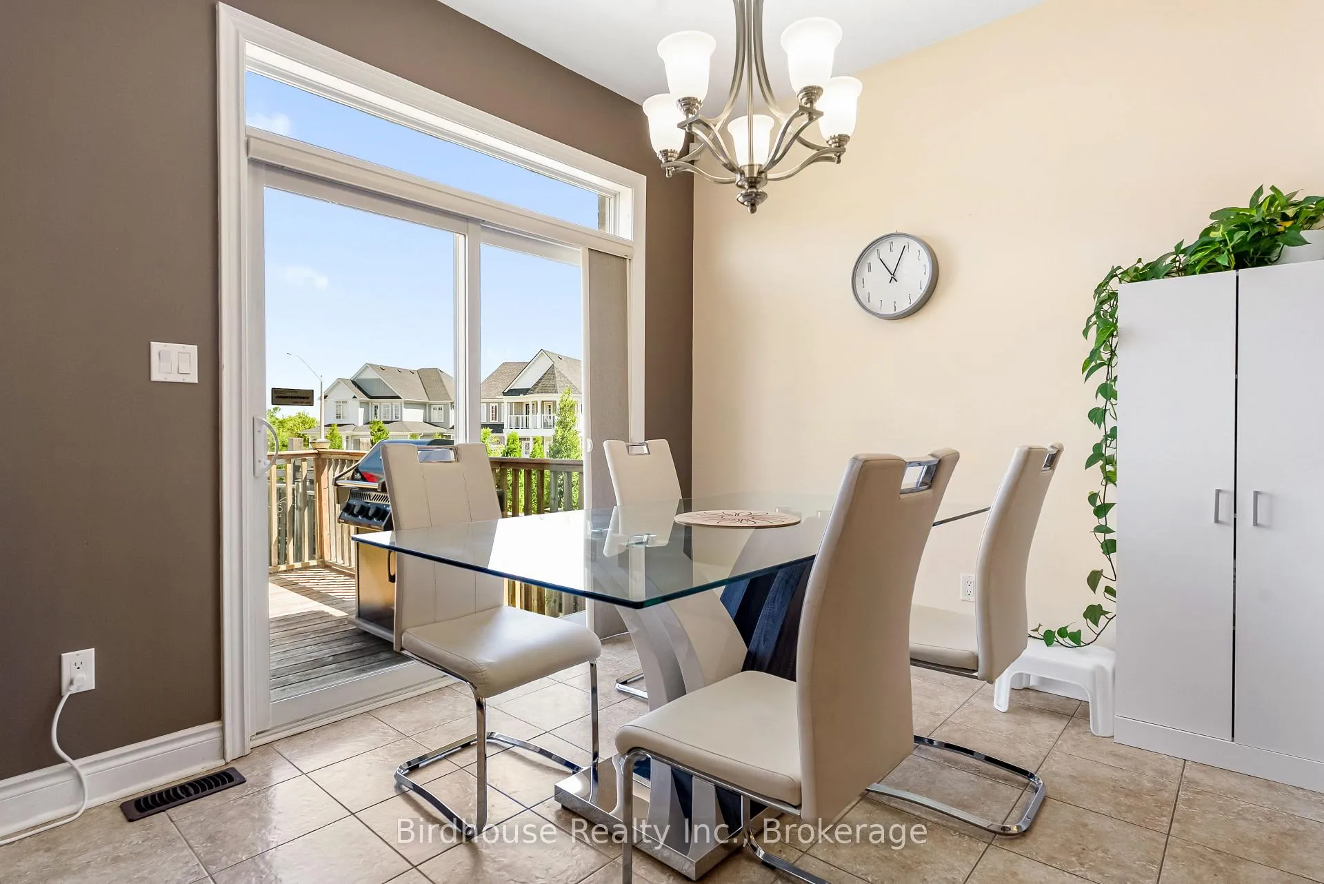 Photo 27 of 42 Logan Lane, Kawartha Lakes, Lindsay — HOMEH