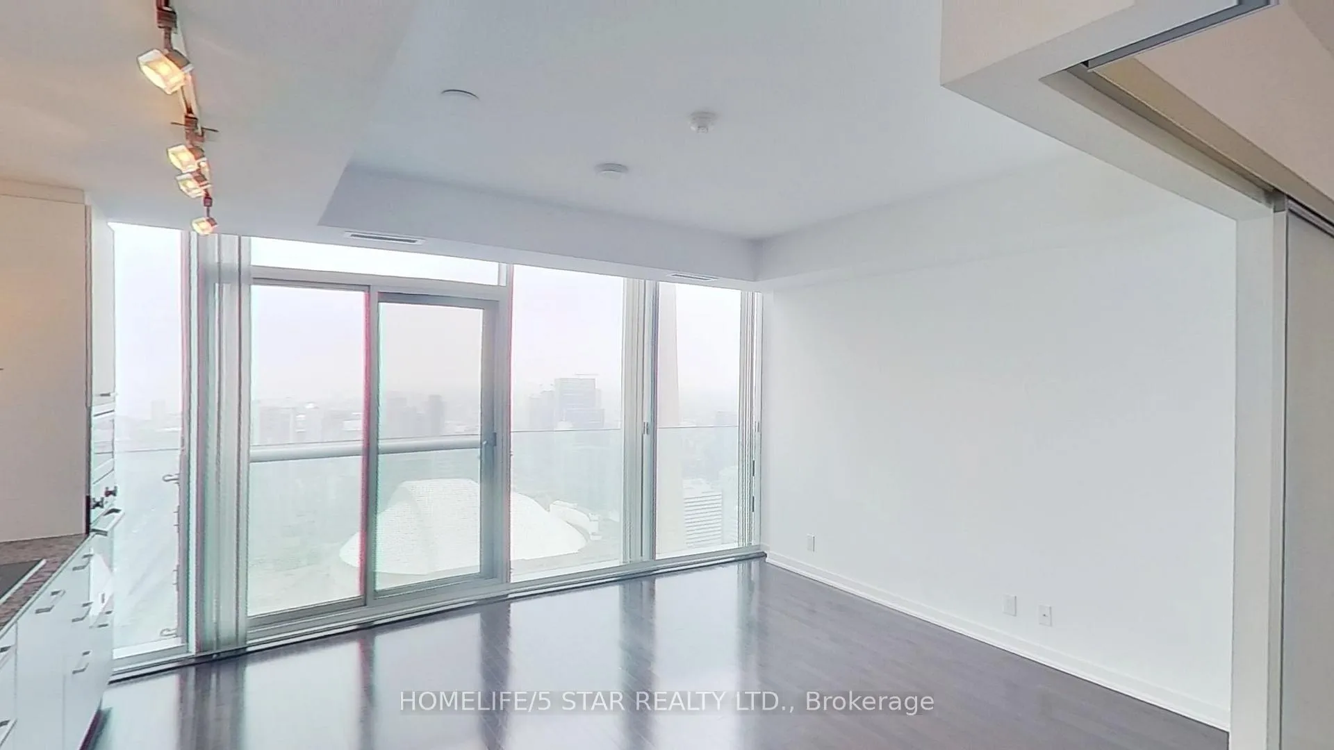 Photo 18 of Unit 5705, 12 York Street, Toronto, Waterfront Communities — HOMEH