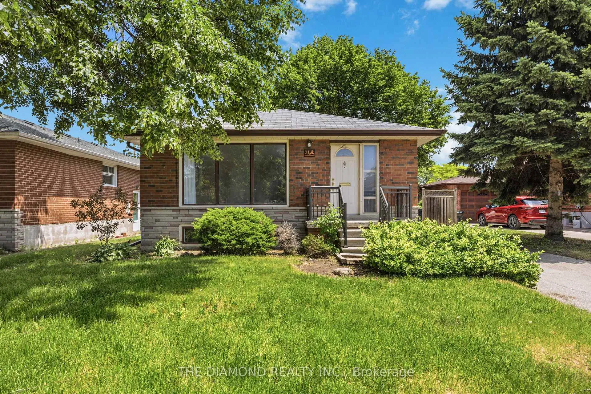 Front of 21 Jardine Place