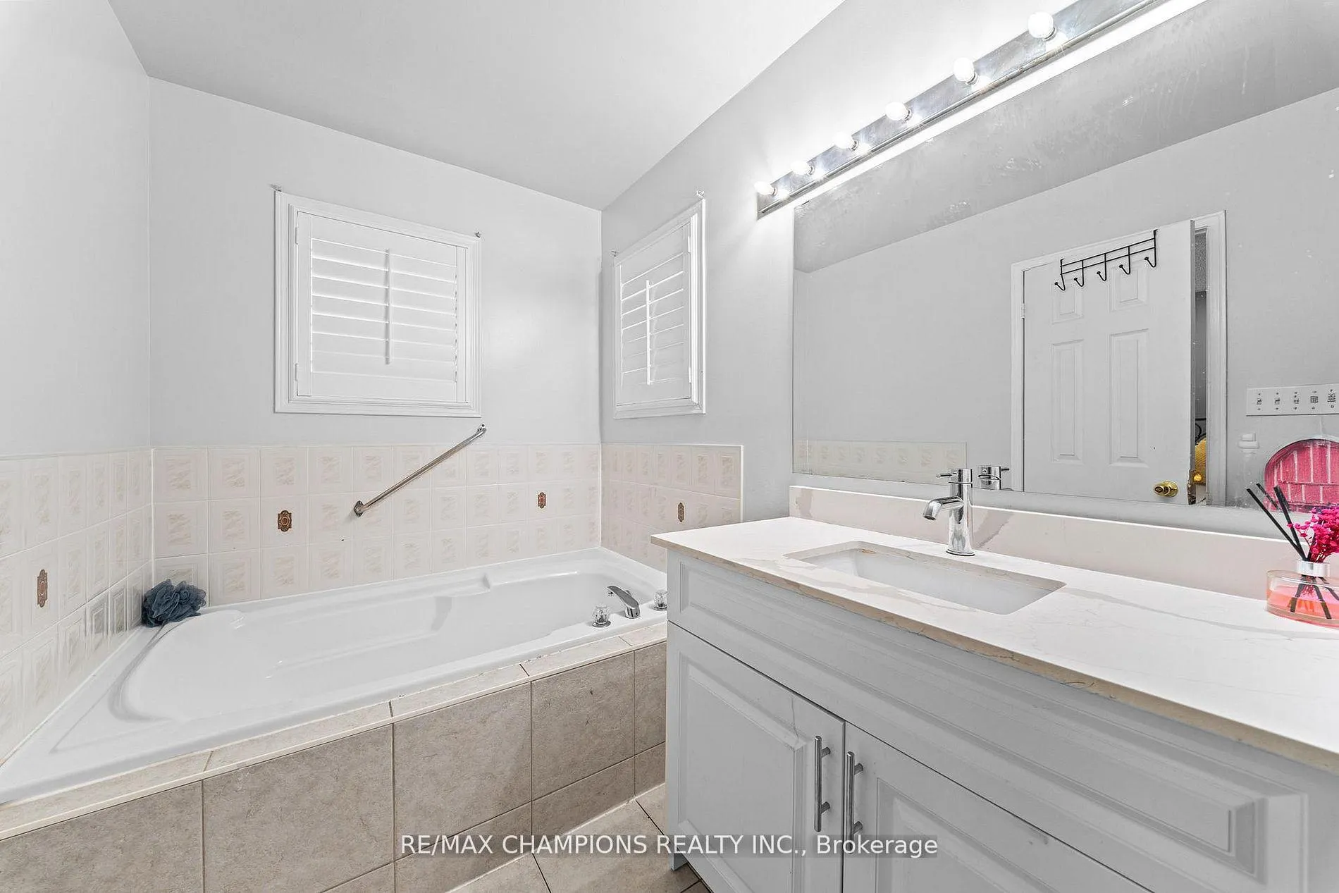 Photo 44 of 125 Tiller Trail, Brampton, Fletcher's Creek Village — HOMEH