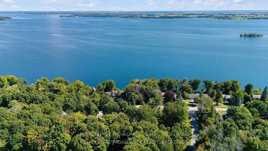 Photo 11 of 40 Riverside Drive, Kingston, Kingston East (incl CFB Kingston) — HOMEH