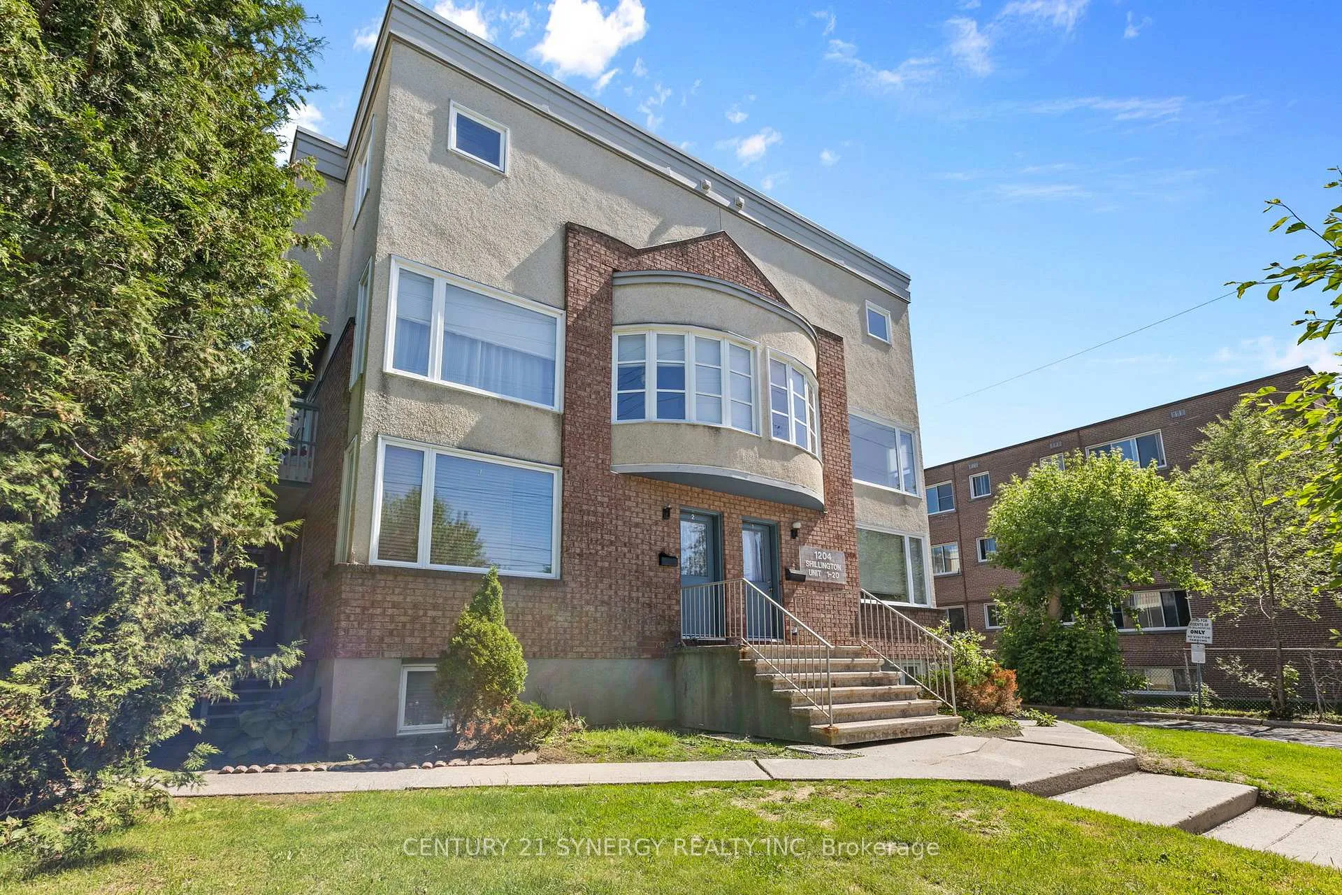Front of Unit 8, 1204 Shillington Avenue