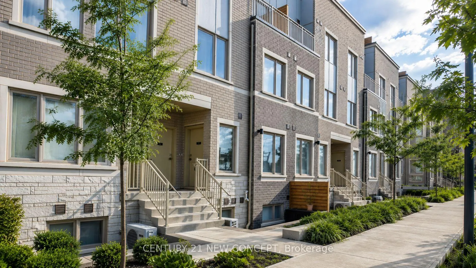 Photo 4 of Unit TH 284, 140 Honeycrisp Crescent, Vaughan, Vaughan Corporate Centre — HOMEH