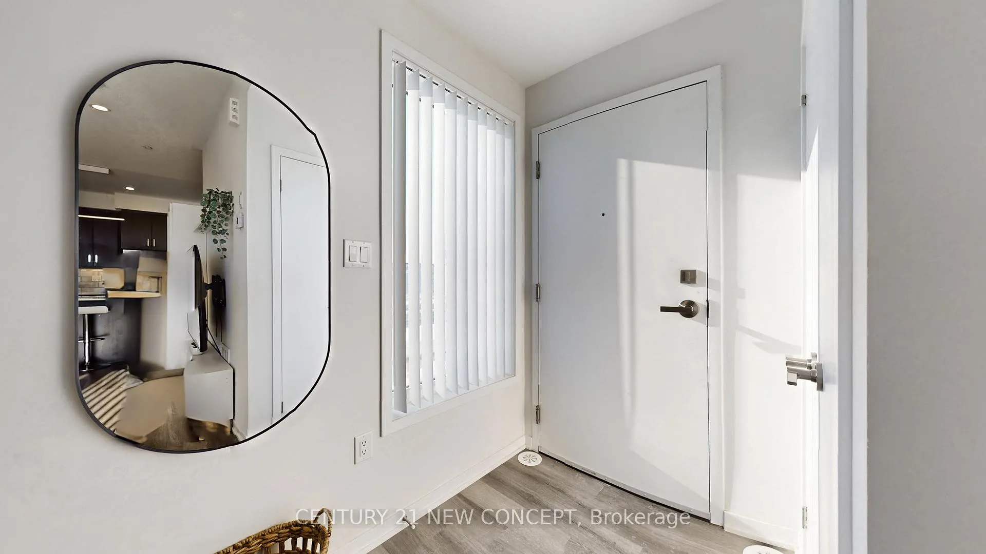 Photo 5 of Unit TH 284, 140 Honeycrisp Crescent, Vaughan, Vaughan Corporate Centre — HOMEH