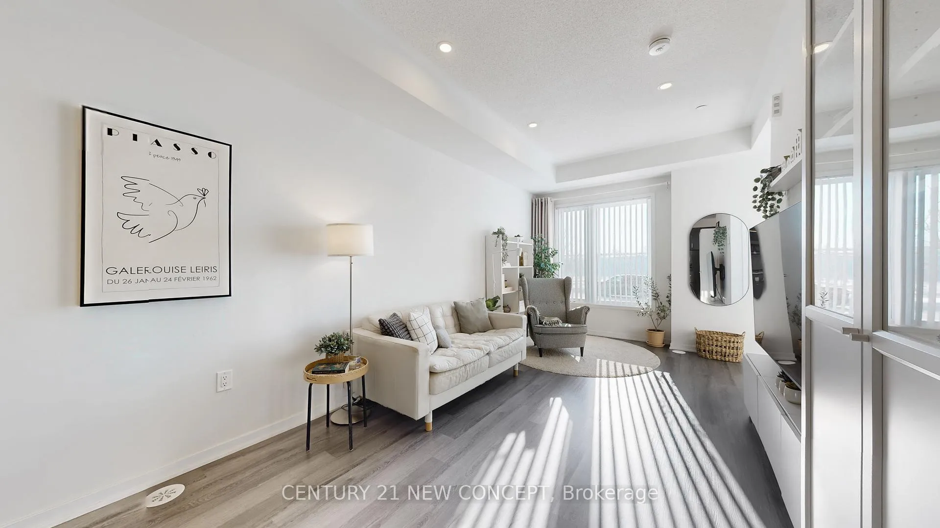 Photo 9 of Unit TH 284, 140 Honeycrisp Crescent, Vaughan, Vaughan Corporate Centre — HOMEH