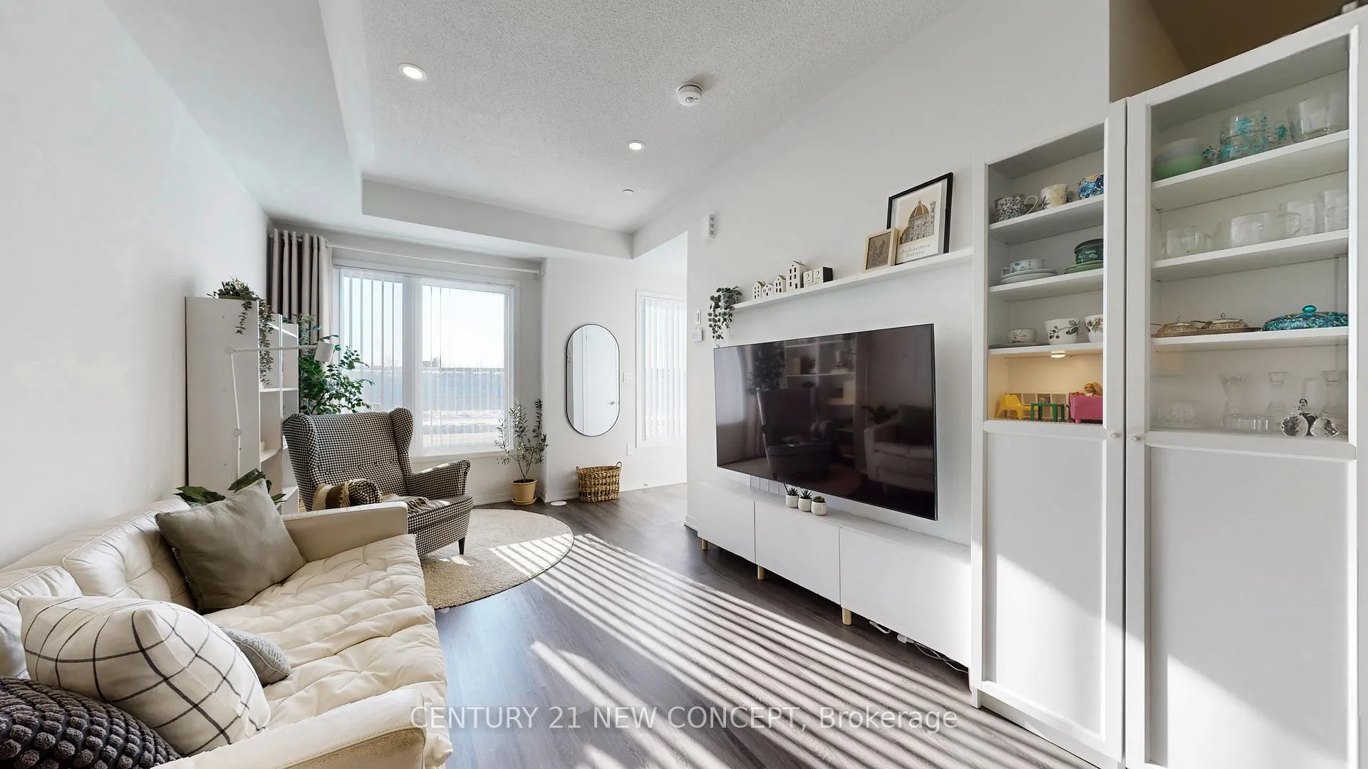 Photo 13 of Unit TH 284, 140 Honeycrisp Crescent, Vaughan, Vaughan Corporate Centre — HOMEH