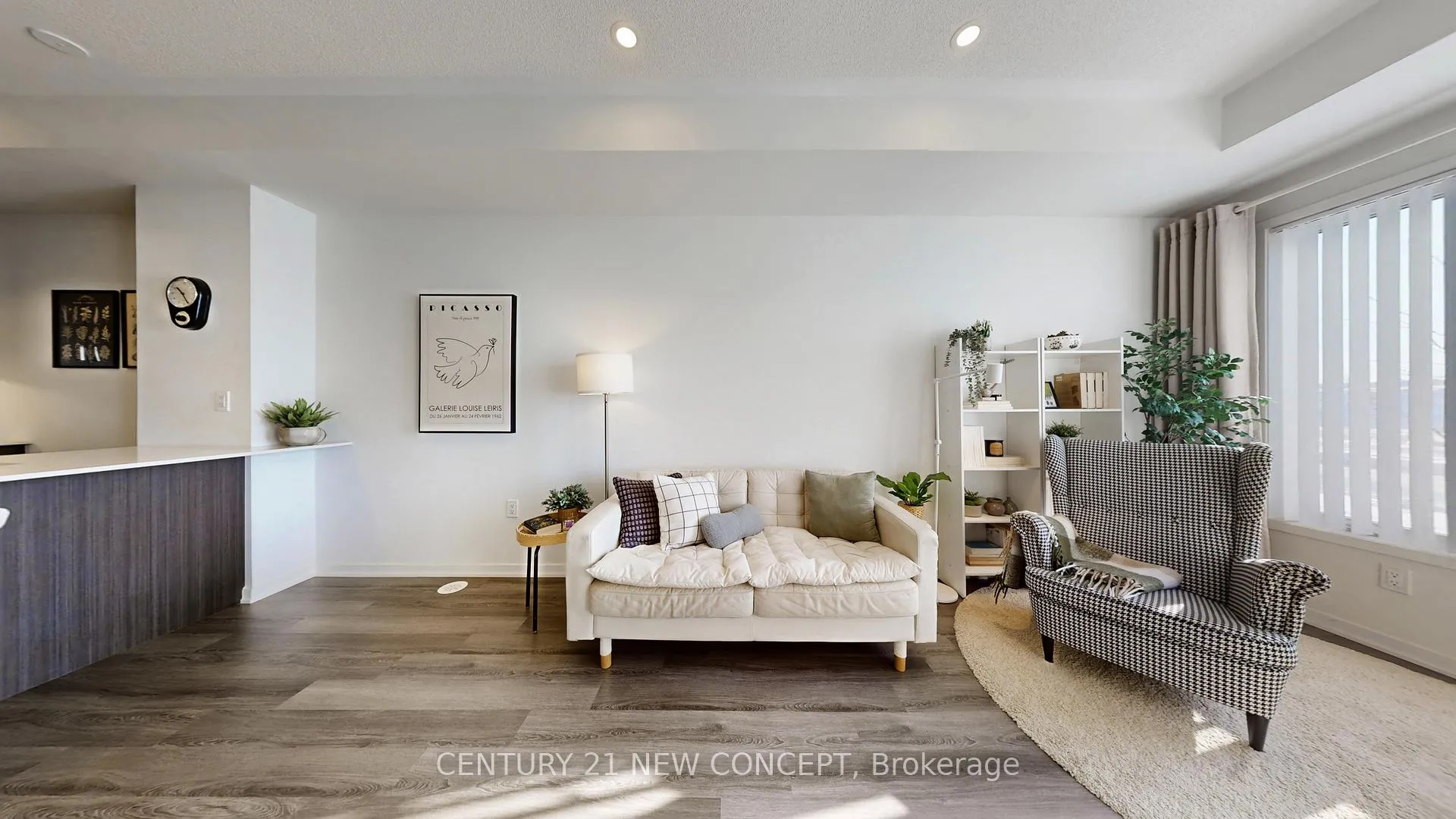 Photo 16 of Unit TH 284, 140 Honeycrisp Crescent, Vaughan, Vaughan Corporate Centre — HOMEH