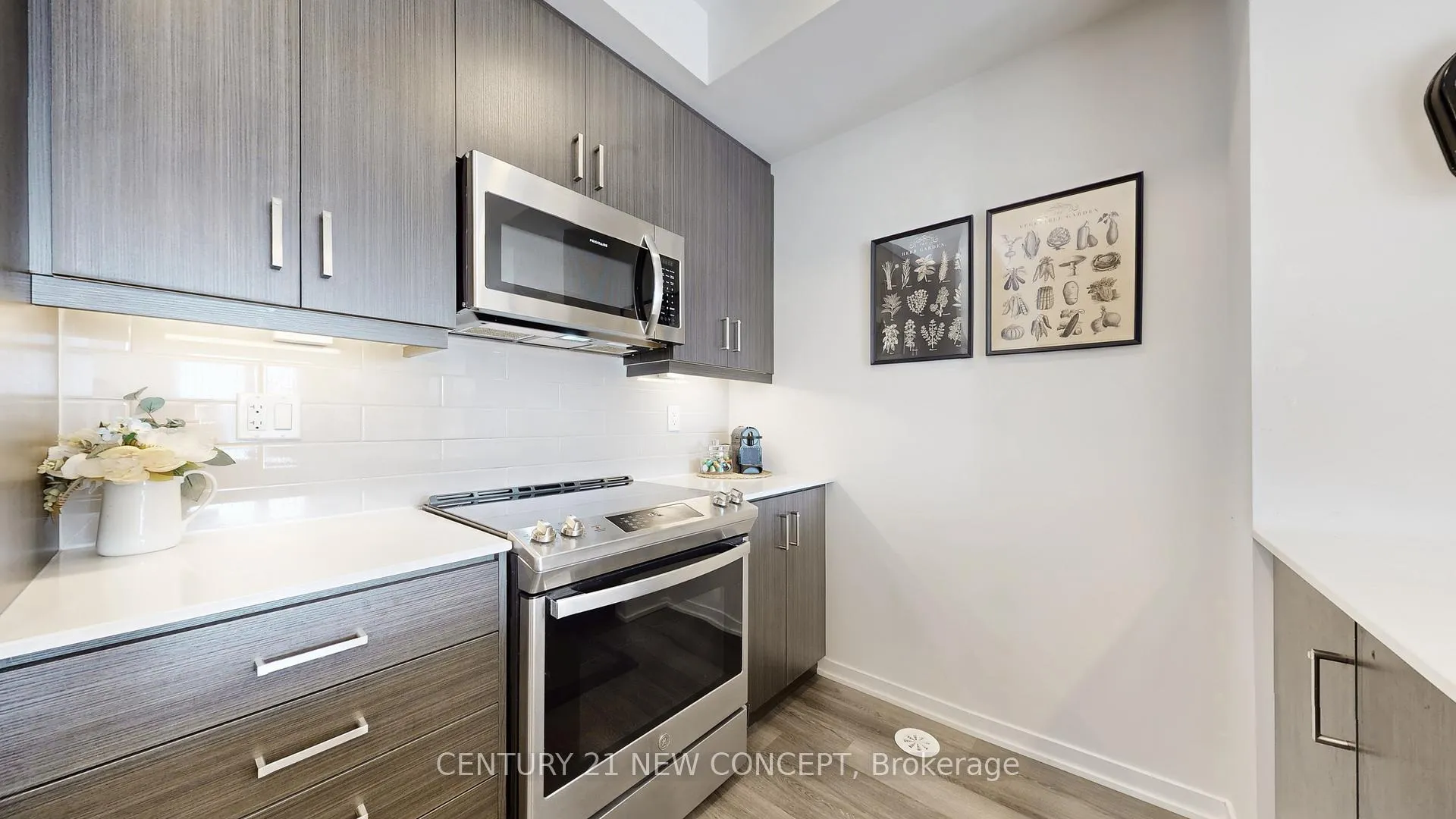 Photo 27 of Unit TH 284, 140 Honeycrisp Crescent, Vaughan, Vaughan Corporate Centre — HOMEH