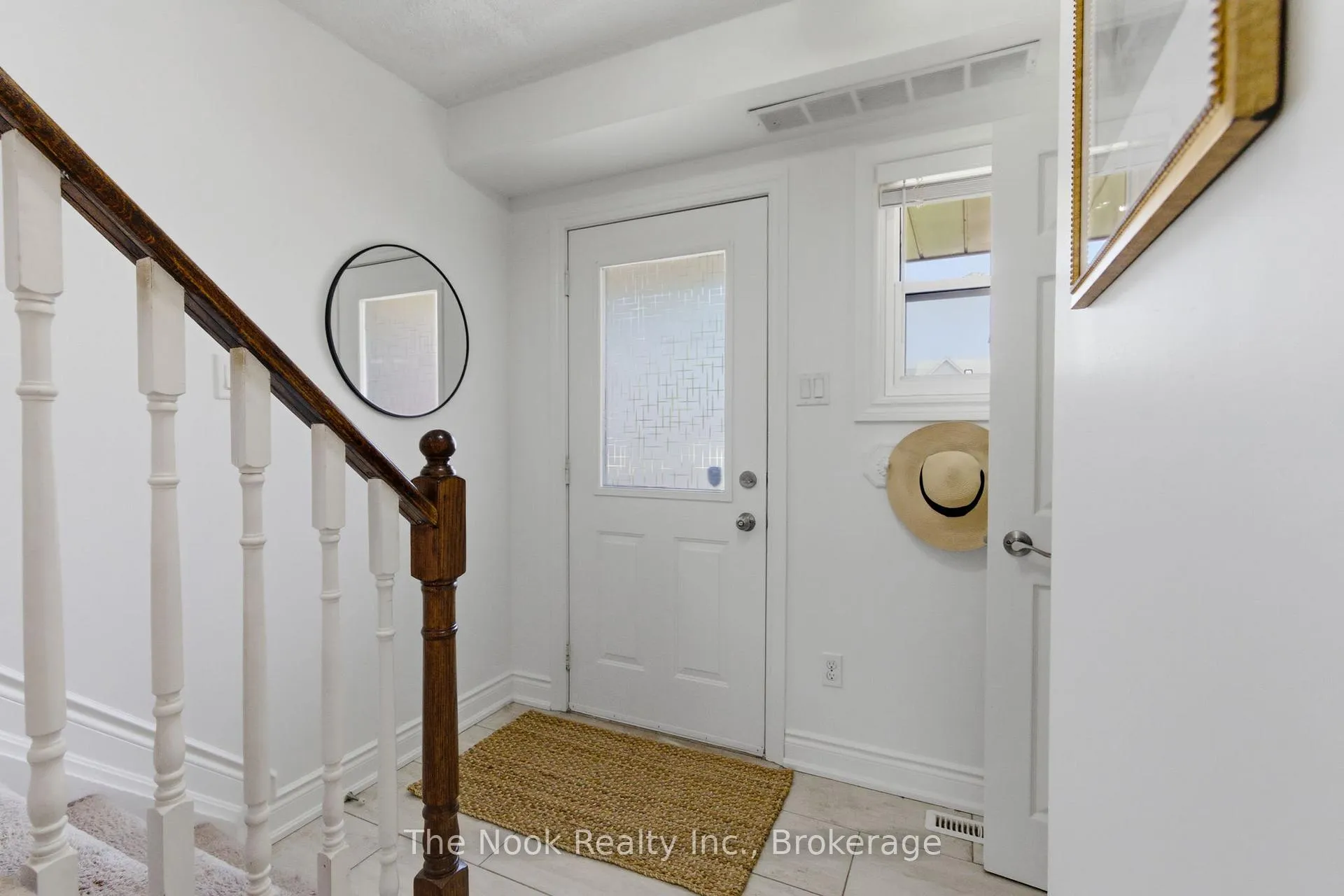Photo 5 of 32 Pomeroy Street, Clarington, Bowmanville — HOMEH