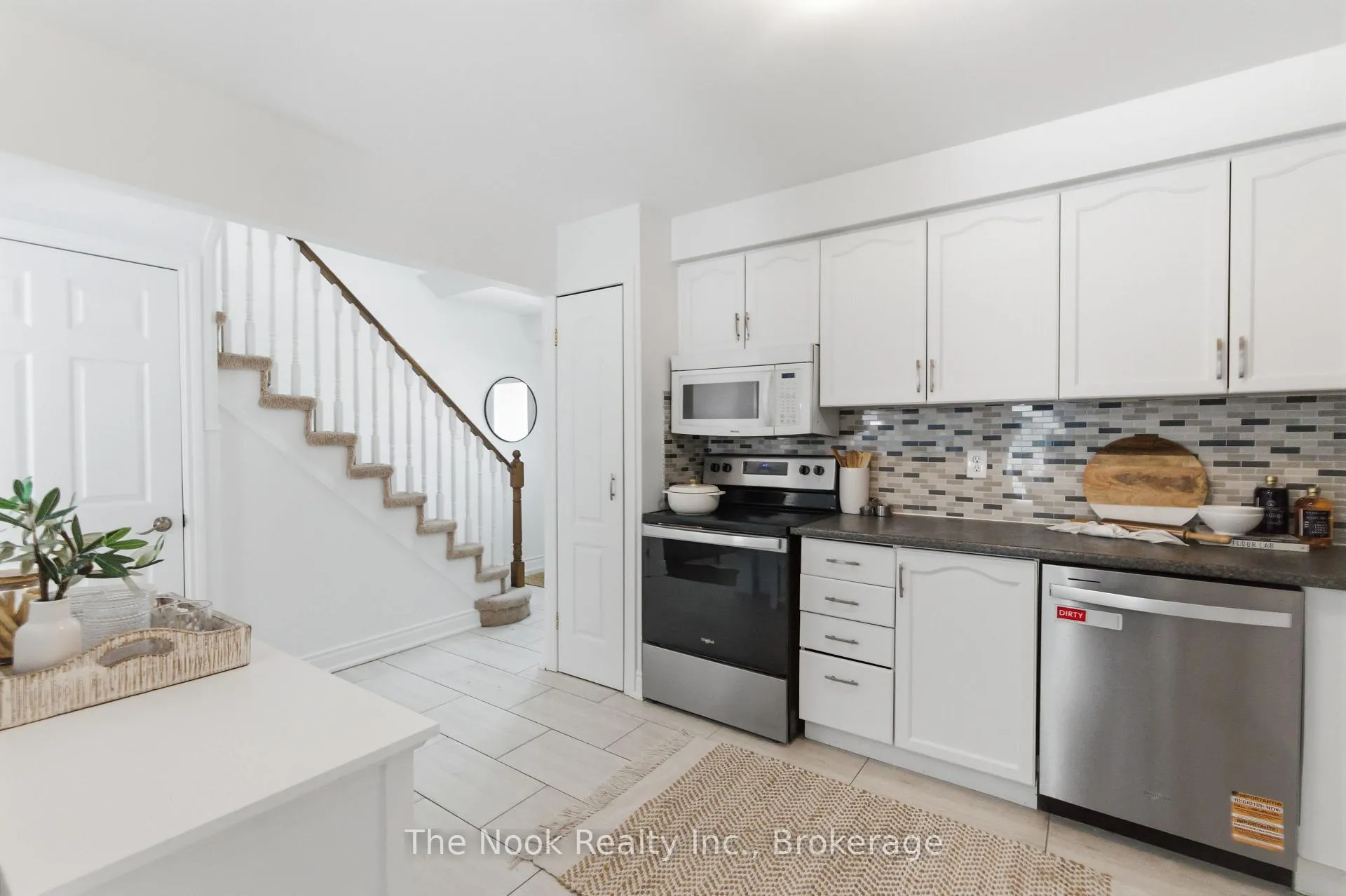 Photo 11 of 32 Pomeroy Street, Clarington, Bowmanville — HOMEH