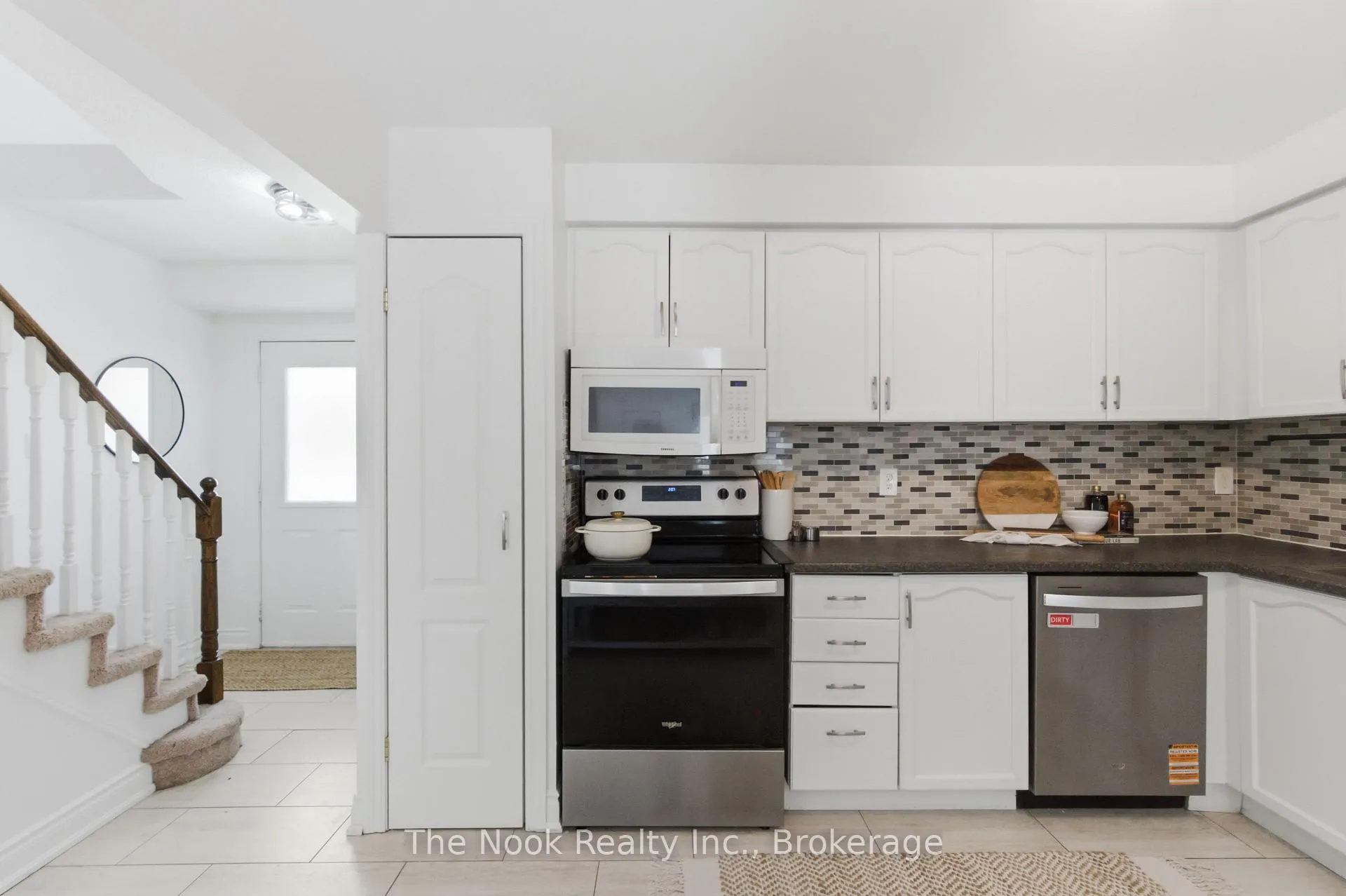 Photo 17 of 32 Pomeroy Street, Clarington, Bowmanville — HOMEH