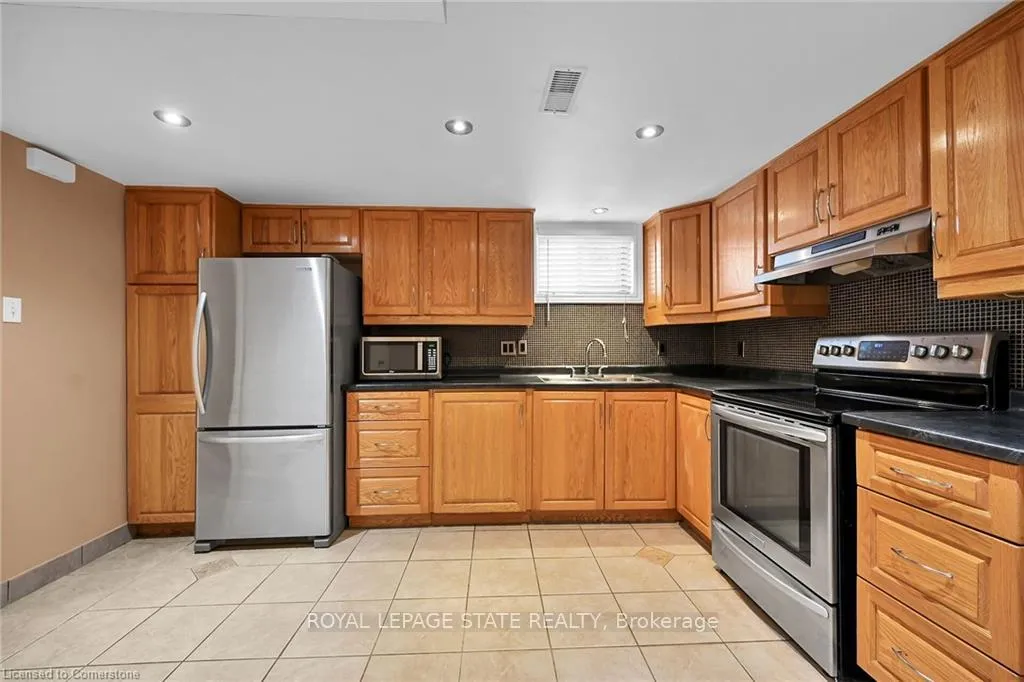 Photo 19 of Unit B, 221 Gray Road, Hamilton, Riverdale — HOMEH