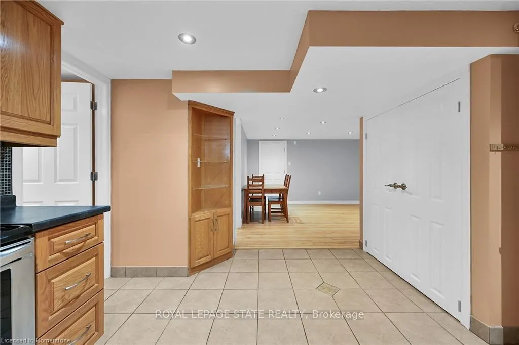 Photo 24 of Unit B, 221 Gray Road, Hamilton, Riverdale — HOMEH