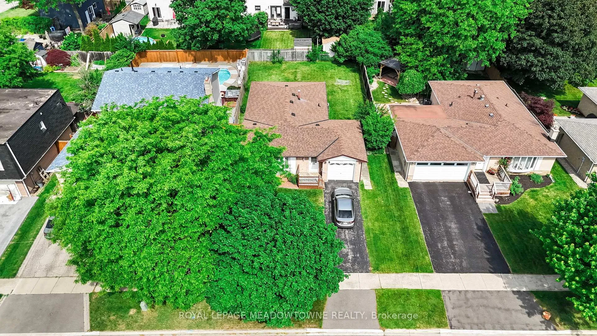 Photo 4 of 761 Banting Court, Milton, Dorset Park — HOMEH