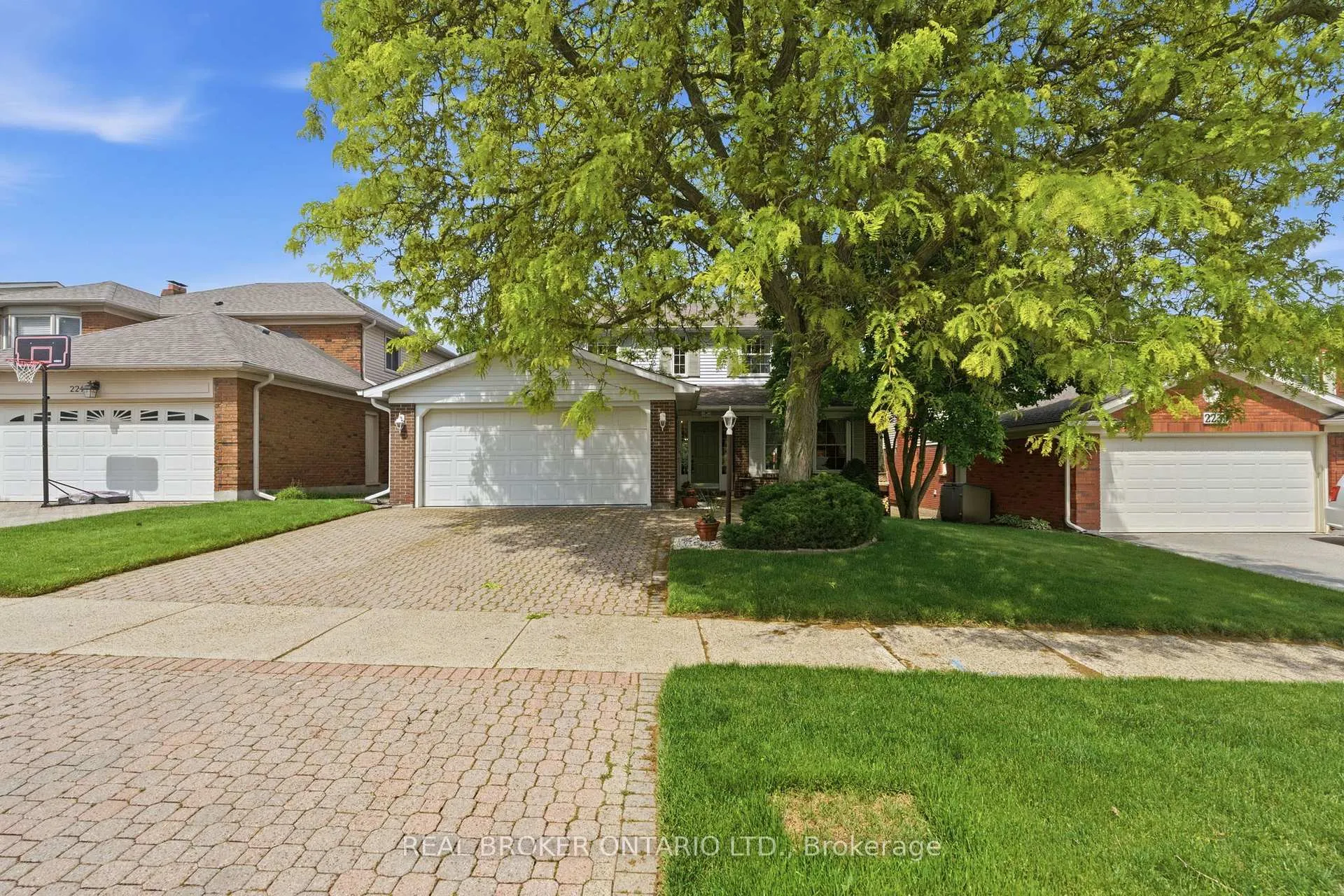 Photo 1 of 2241 Mansfield Drive, Burlington, Tyandaga — HOMEH