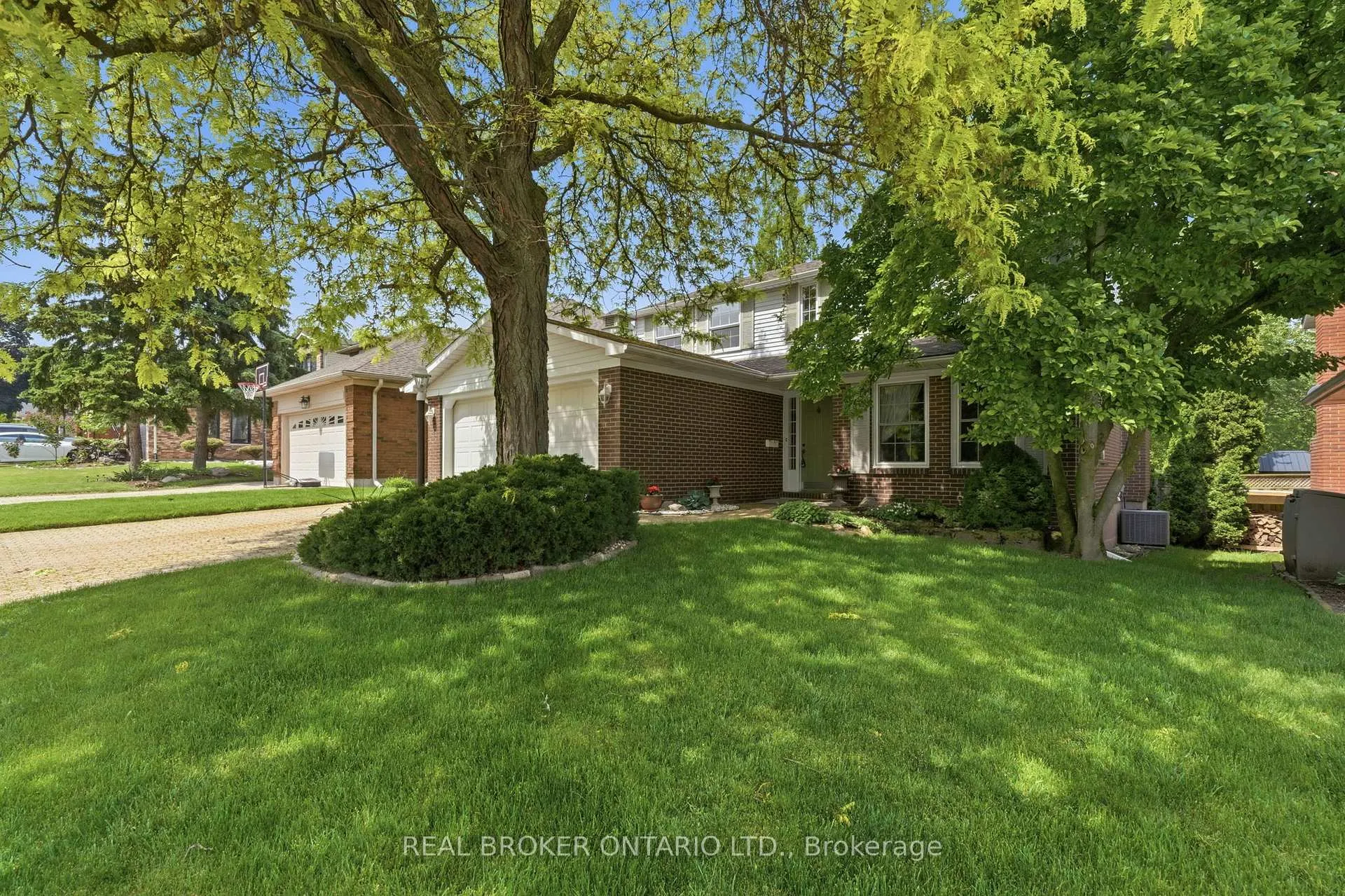 Photo 6 of 2241 Mansfield Drive, Burlington, Tyandaga — HOMEH