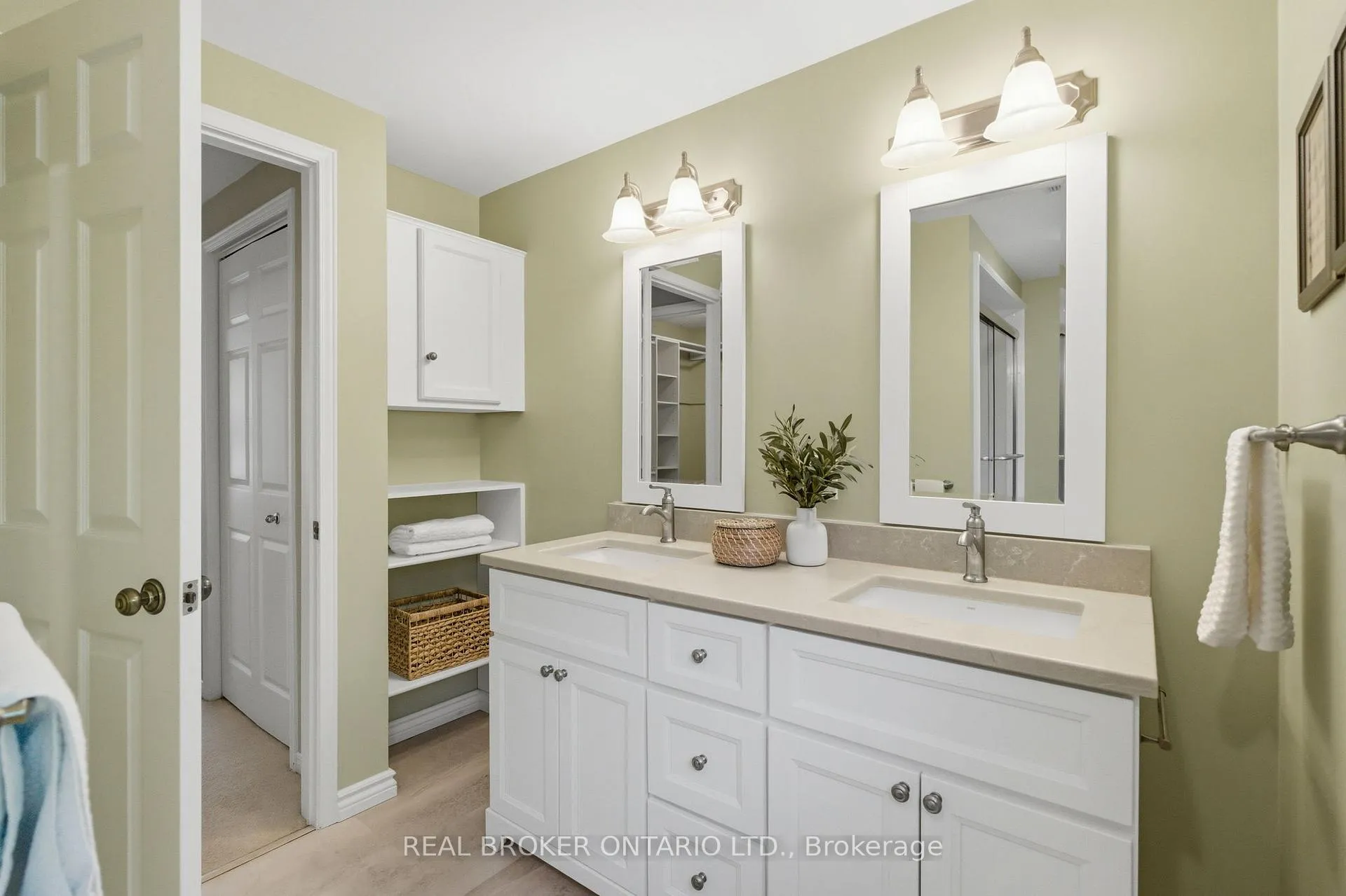 Photo 64 of 2241 Mansfield Drive, Burlington, Tyandaga — HOMEH