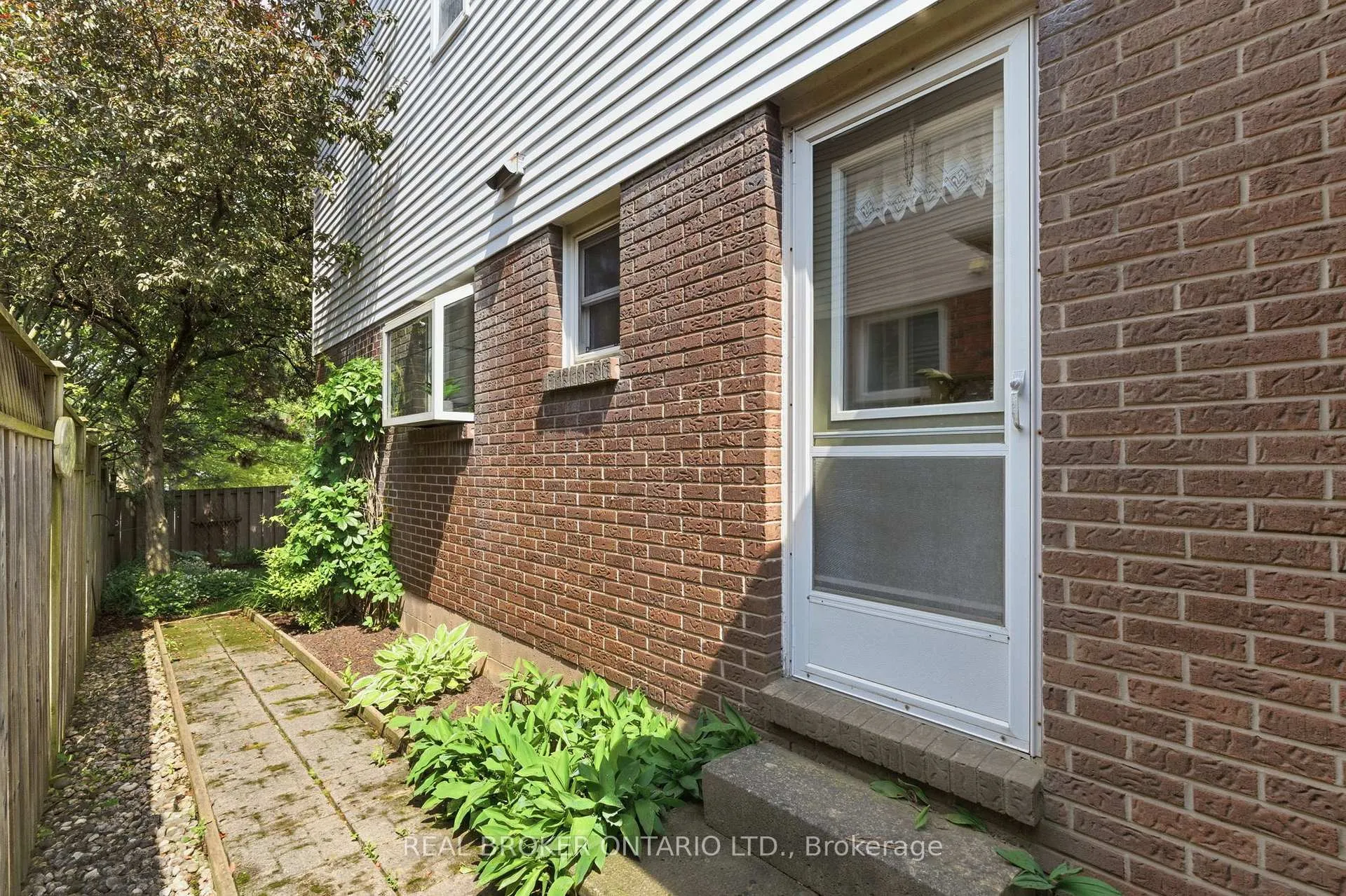 Photo 86 of 2241 Mansfield Drive, Burlington, Tyandaga — HOMEH