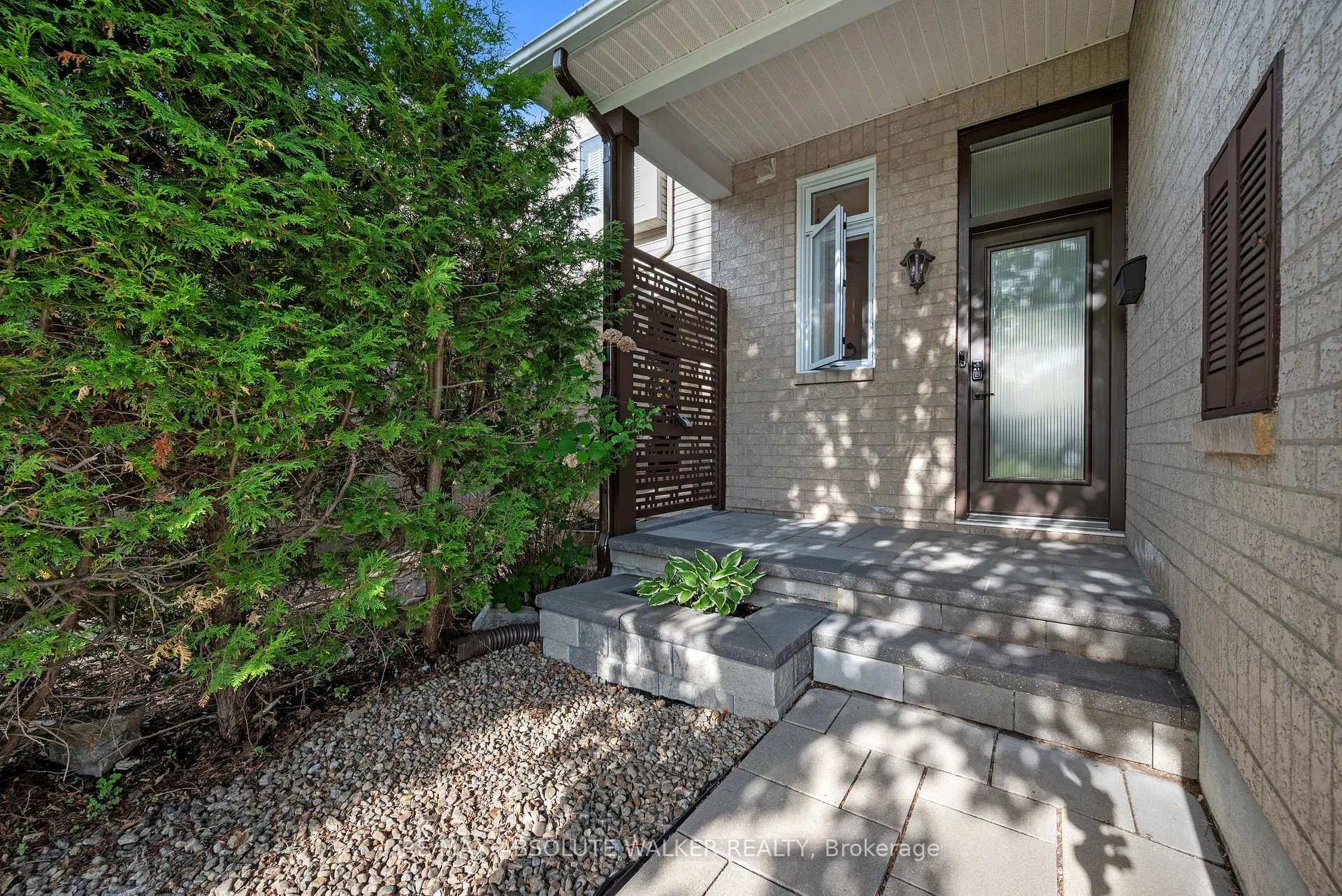 Photo 8 of 1824 Hennessy Crescent, Ottawa, Fallingbrook/Gardenway South — HOMEH