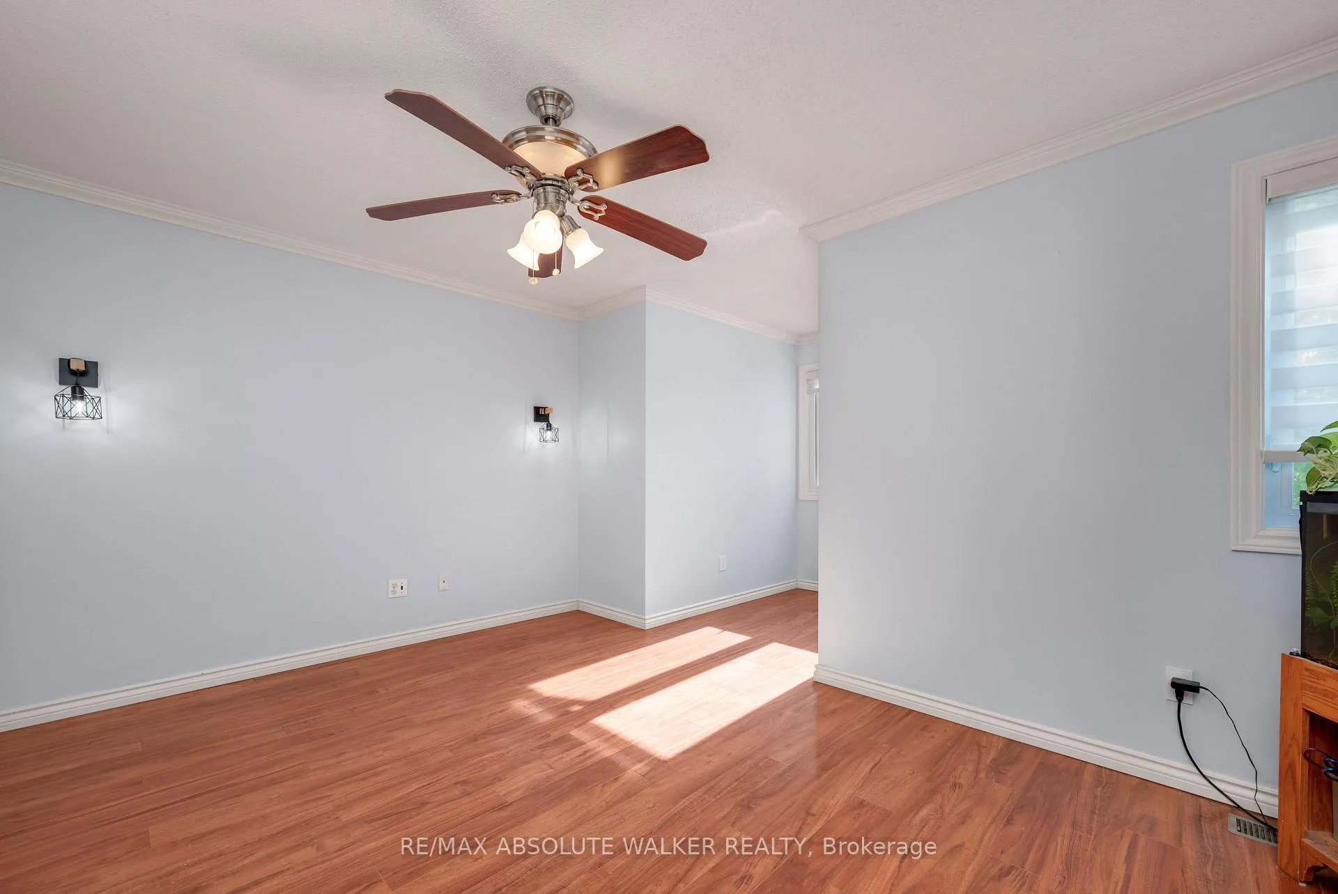Photo 51 of 1824 Hennessy Crescent, Ottawa, Fallingbrook/Gardenway South — HOMEH