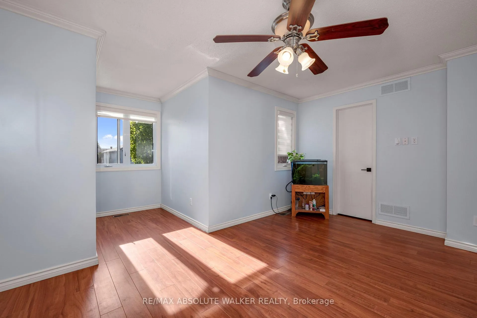 Photo 57 of 1824 Hennessy Crescent, Ottawa, Fallingbrook/Gardenway South — HOMEH