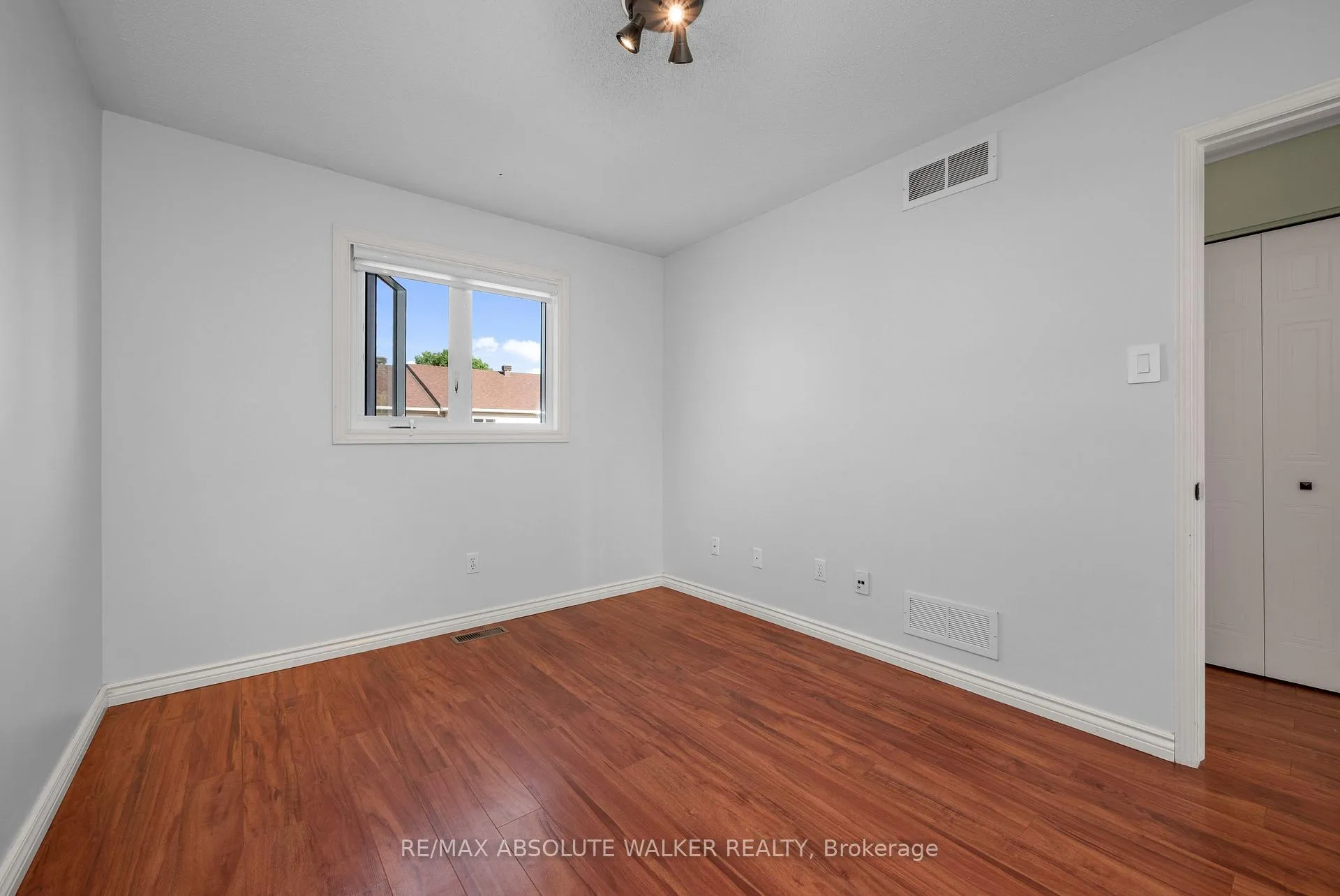 Photo 70 of 1824 Hennessy Crescent, Ottawa, Fallingbrook/Gardenway South — HOMEH