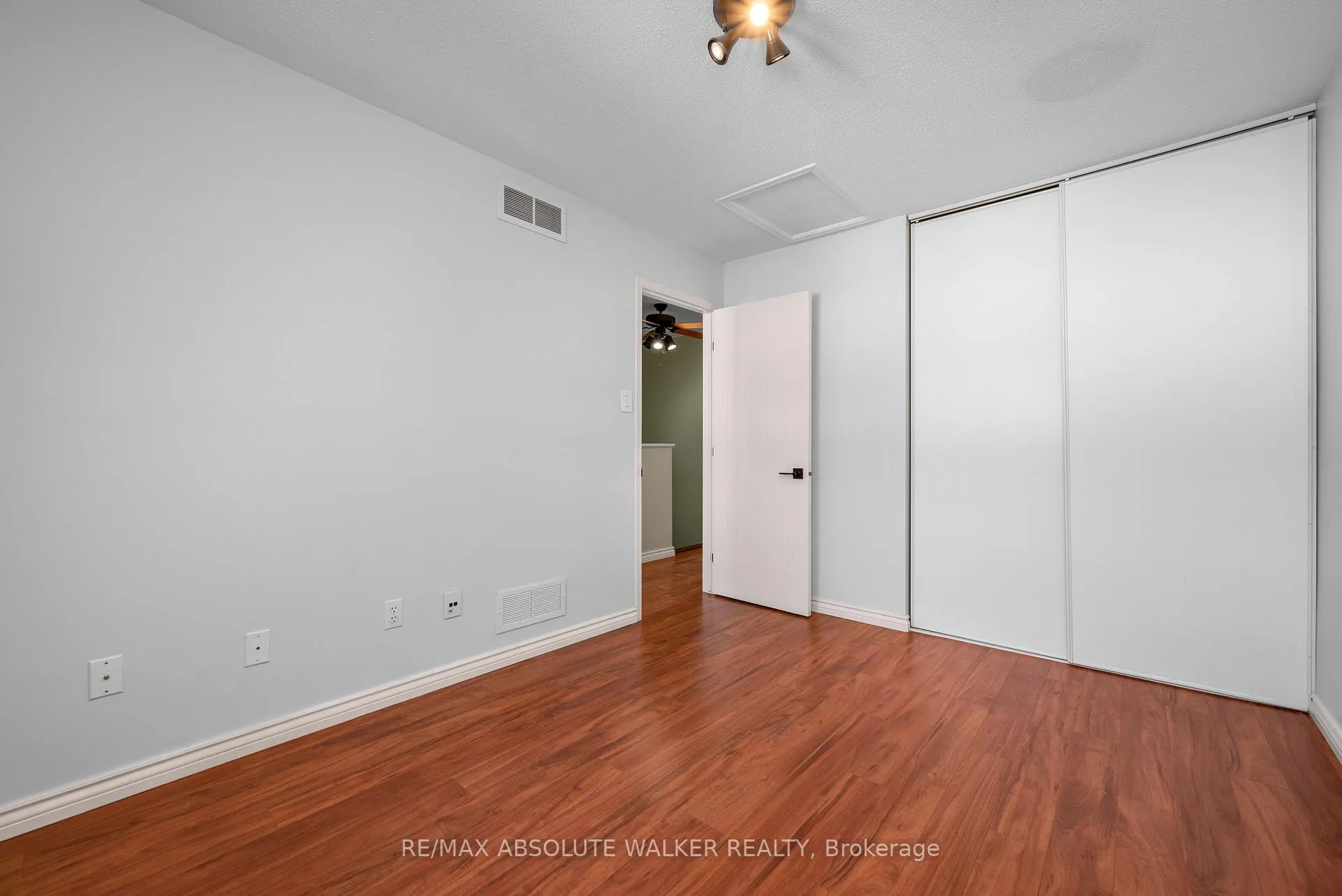 Photo 72 of 1824 Hennessy Crescent, Ottawa, Fallingbrook/Gardenway South — HOMEH