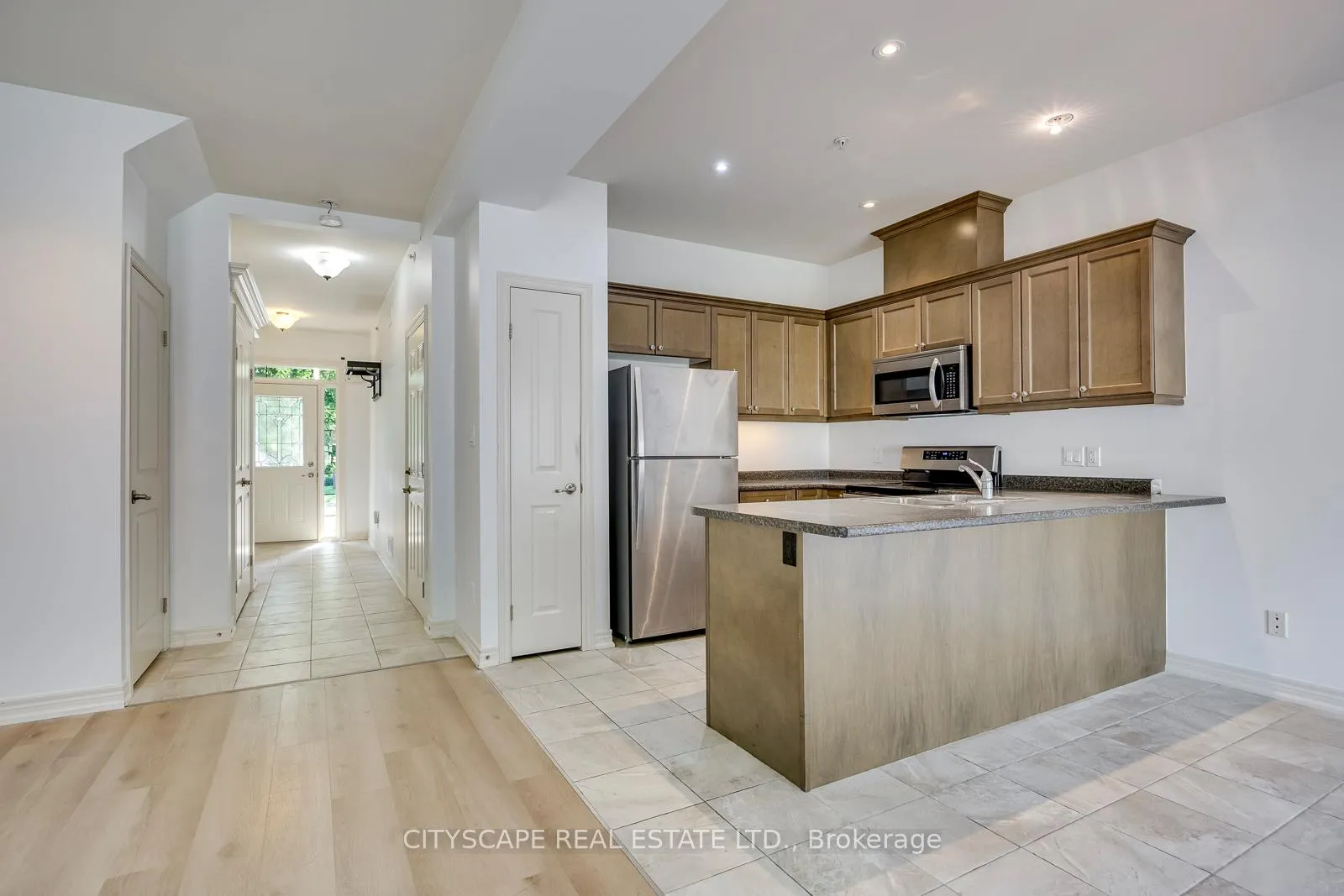 Photo 12 of 31 Glory Hill Road, St. Catharines, Oakdale — HOMEH